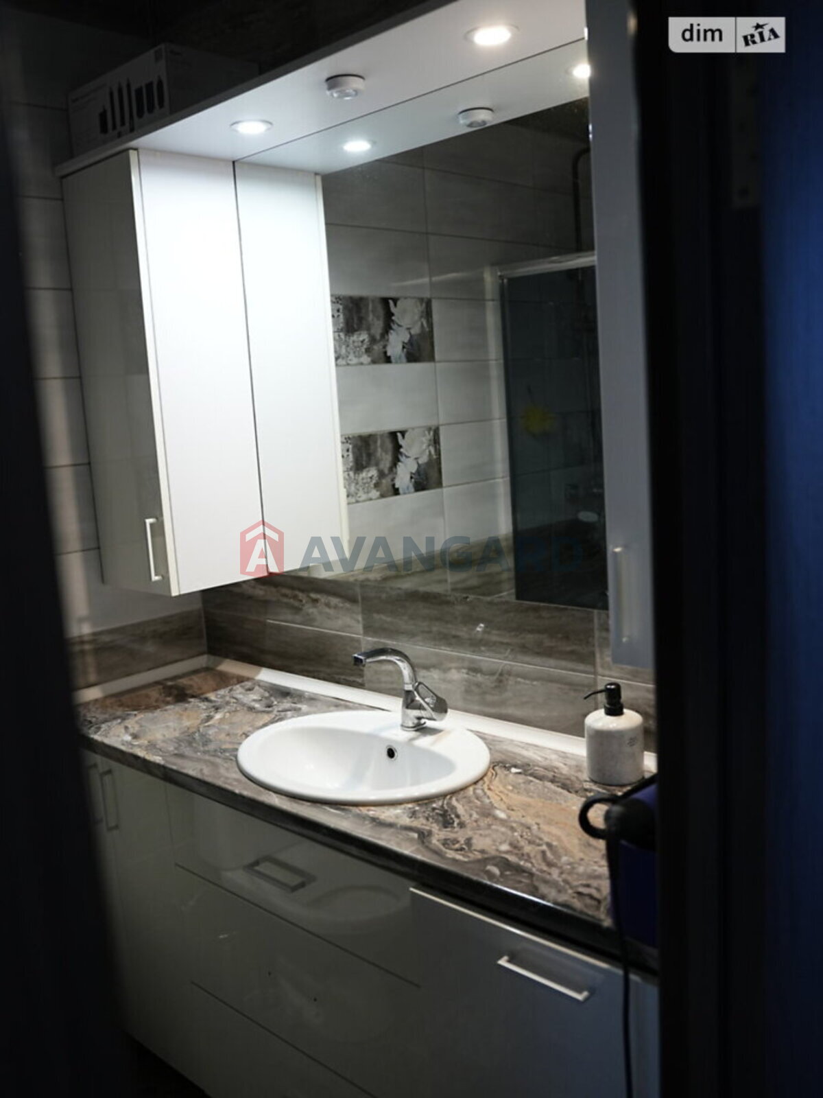 1 ����. ��������, 46/-/- ��. �., 10/12 ���� ���� 15