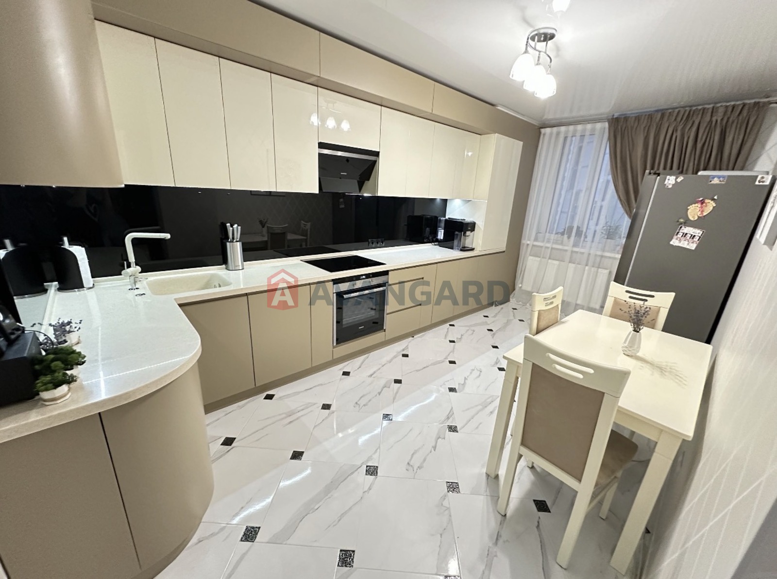 3 ����. ��������, 76/45/13.7 ��. �., 4/10 ���� ���� 4