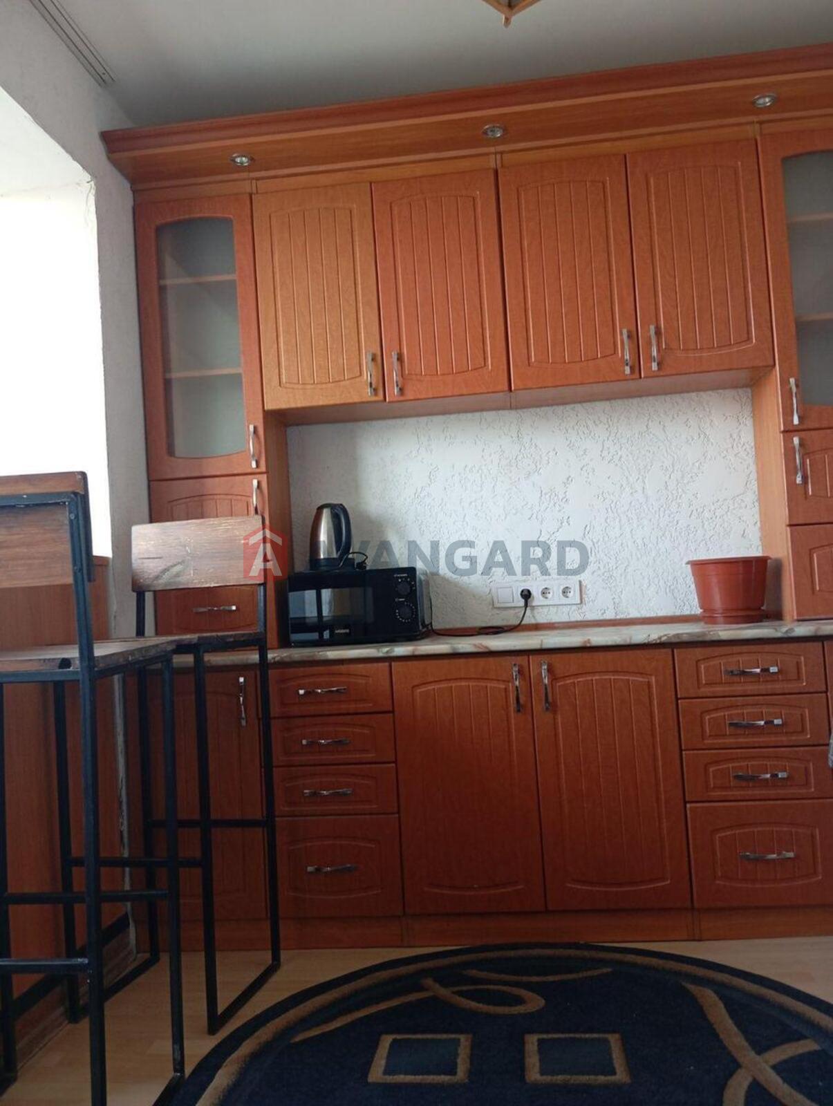 3 ��. ��������, 82/50/- ��. �., 10/16 ������ ���� 6