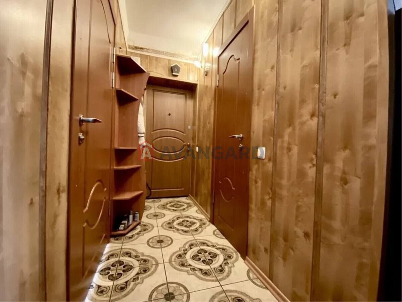 3 ��. ��������, 57/-/23 ��. �., 5/5 ������ ���� 2