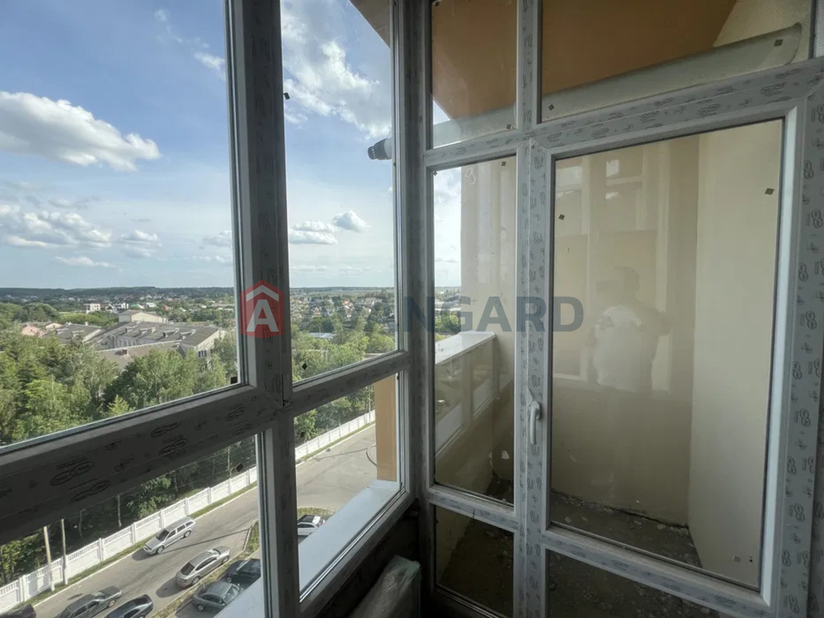 3 ��. ��������, 115/-/16 ��. �., 9/10 ������ ���� 10