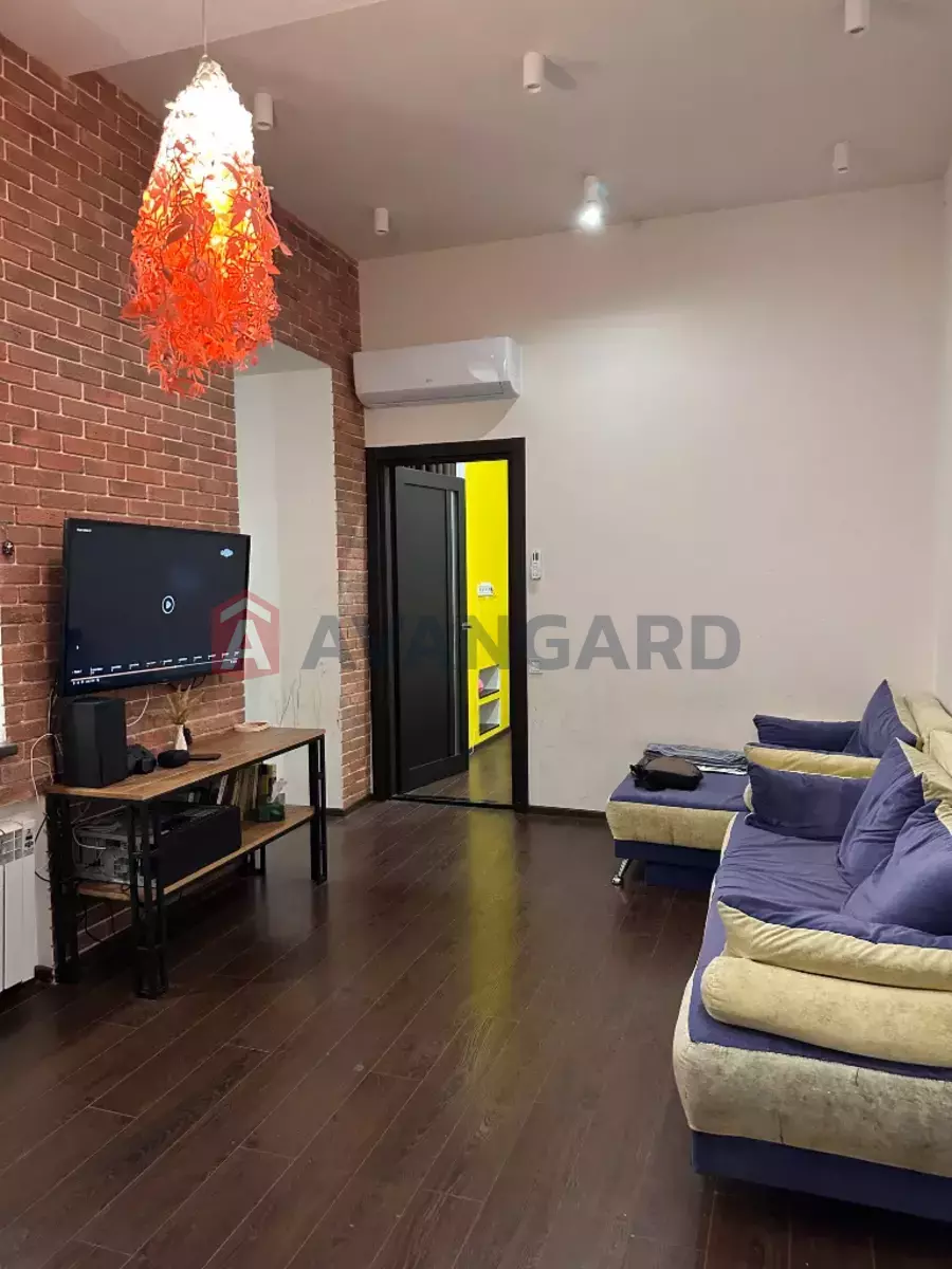 2 ��. ��������, 53/30/8 ��. �., 3/3 ������ ���� 1