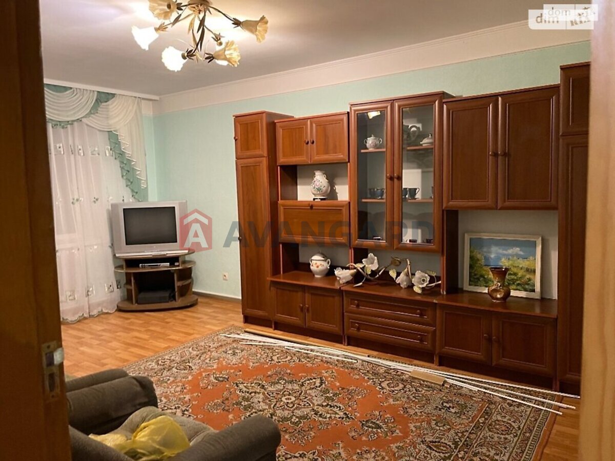 3 ��. ��������, 69/40/9 ��. �., 2/5 ������ ���� 8