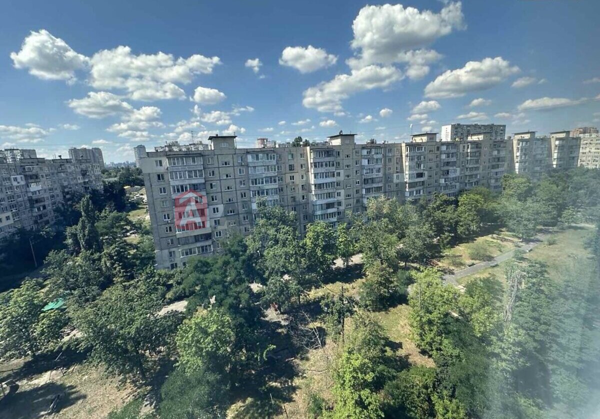 1 ��. ��������, 32/18/5 ��. �., 9/9 ������ ���� 3