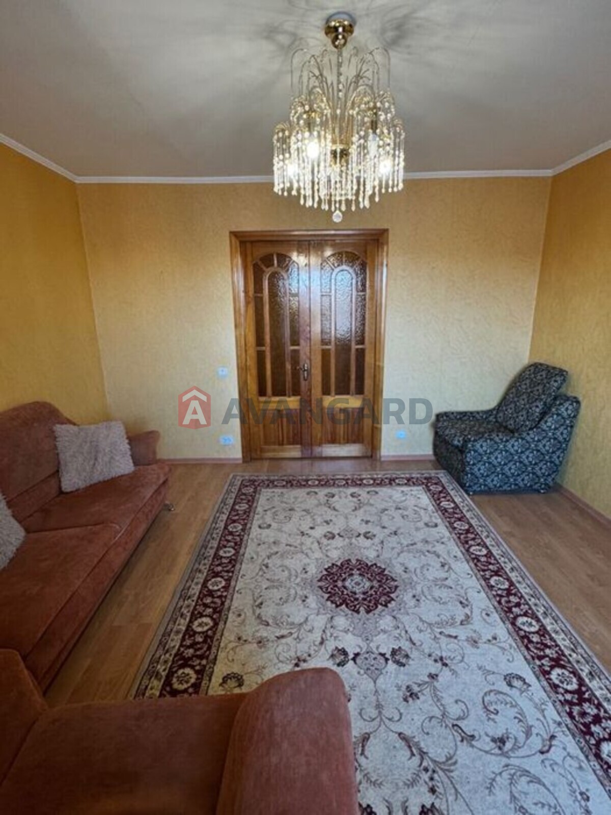 3 ��. ��������, 72/-/8 ��. �., 7/10 ������ ���� 21