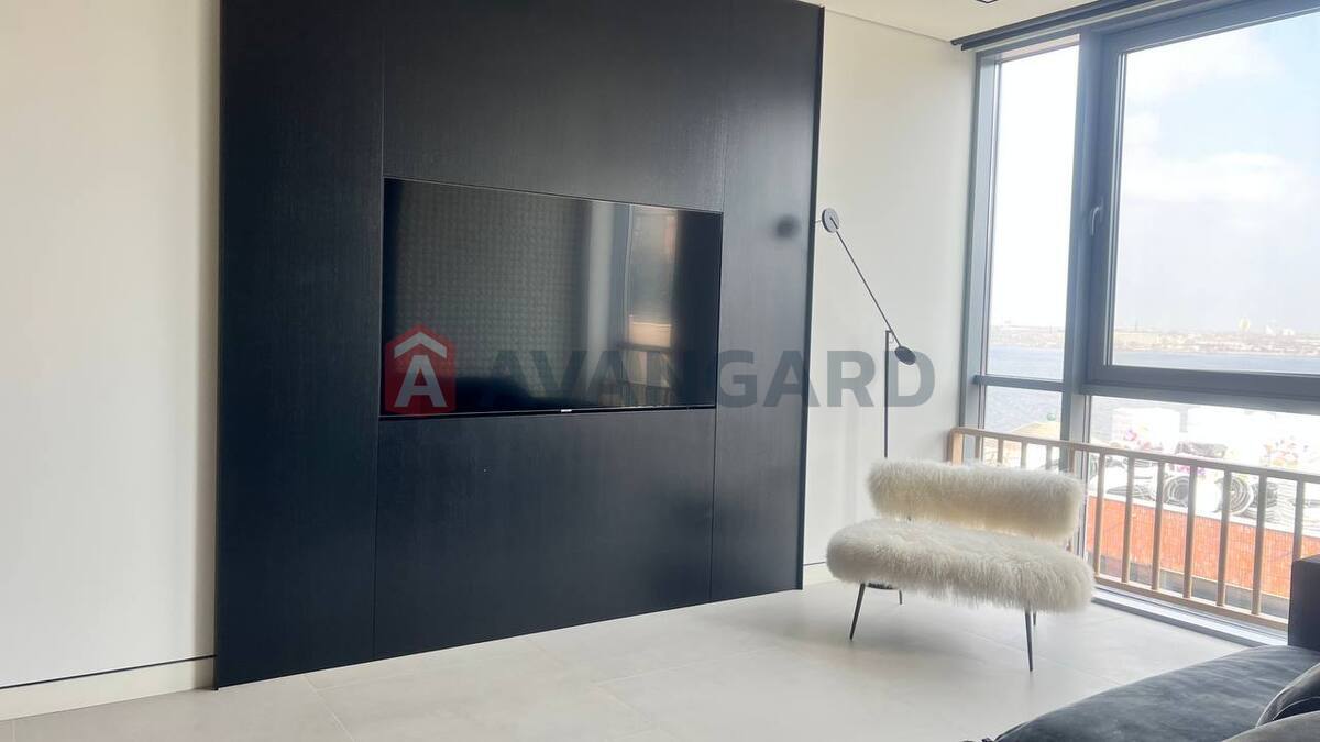 3 ��. ��������, 100/-/- ��. �., 4/5 ������ ���� 5