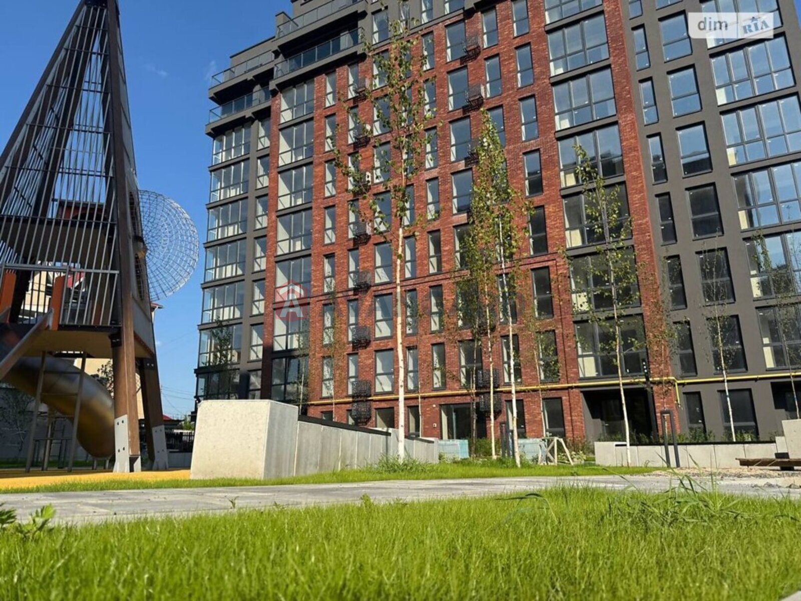 5 ����. ��������, 136/53/30 ��. �., 9/10 ���� ���� 8