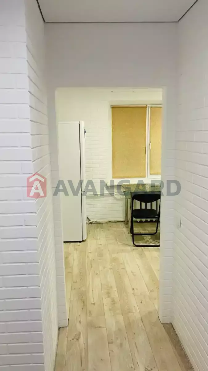 1 ��. ��������, 38/18/8 ��. �., 9/9 ������ ���� 8