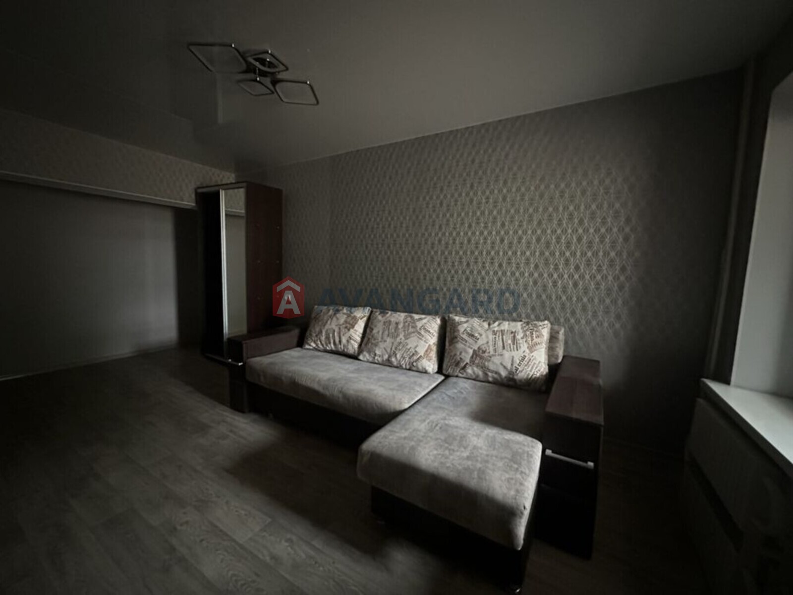 2 ��. ��������, 51/-/12 ��. �., 1/9 ������ ���� 8