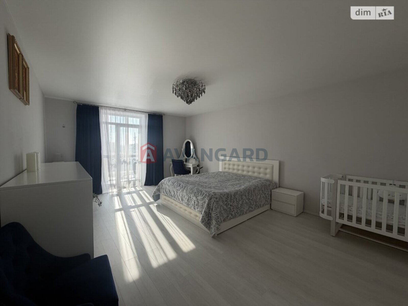 3 ��. ��������, 95/58/30 ��. �., 4/9 ������ ���� 2