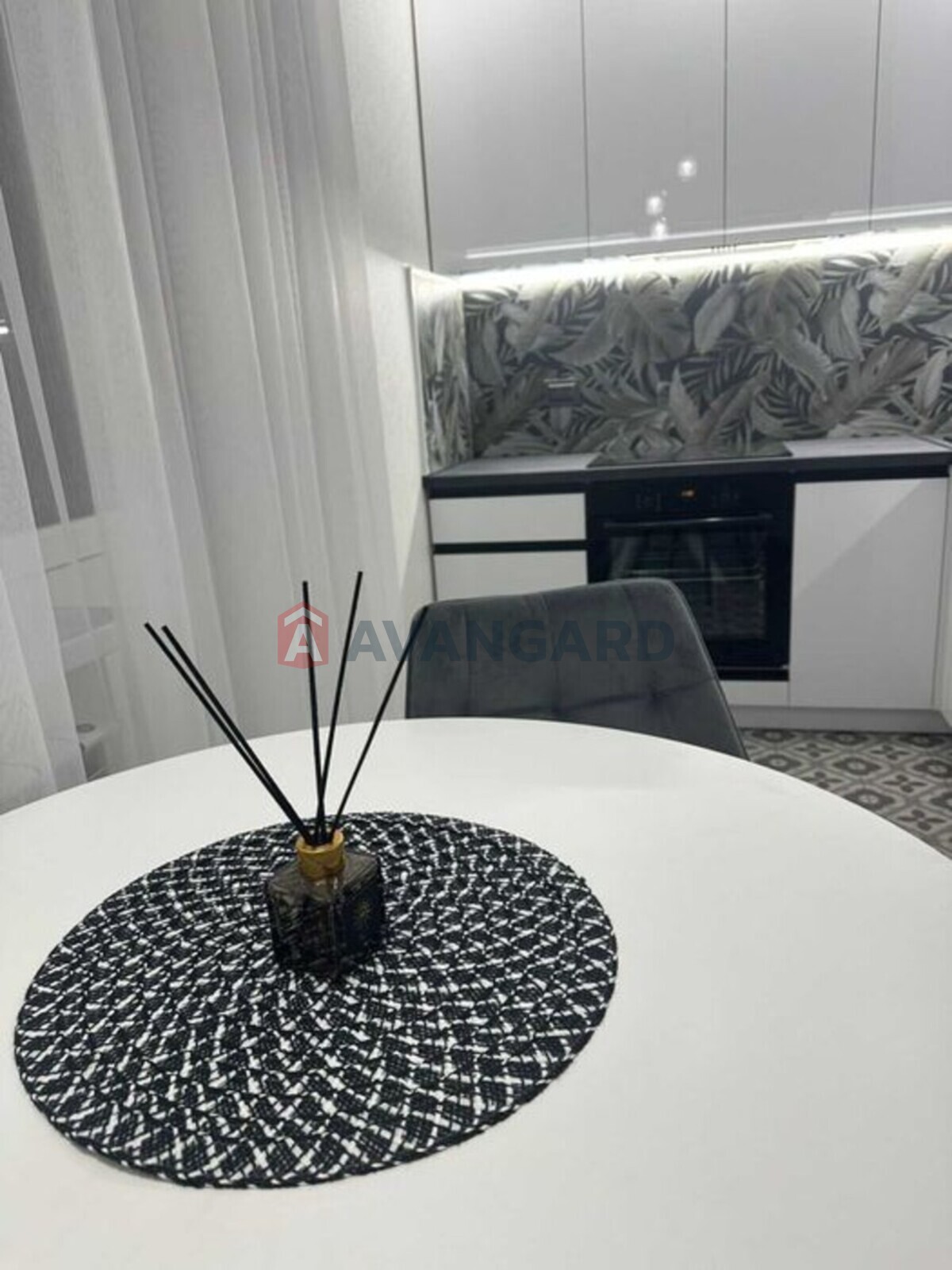 1 ��. ��������, 34/-/8 ��. �., 6/8 ������ ���� 1