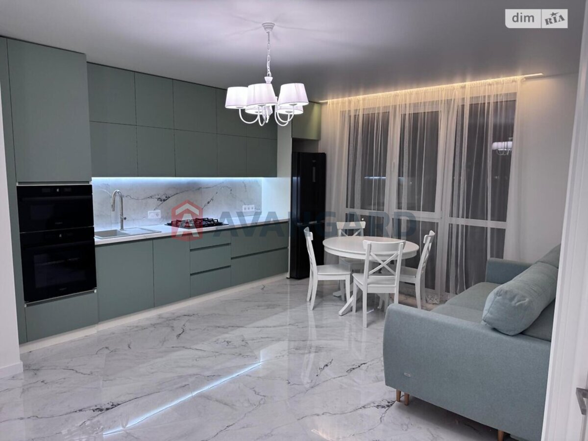 2 ��. ��������, 56/-/25 ��. �., 9/10 ������ ���� 1