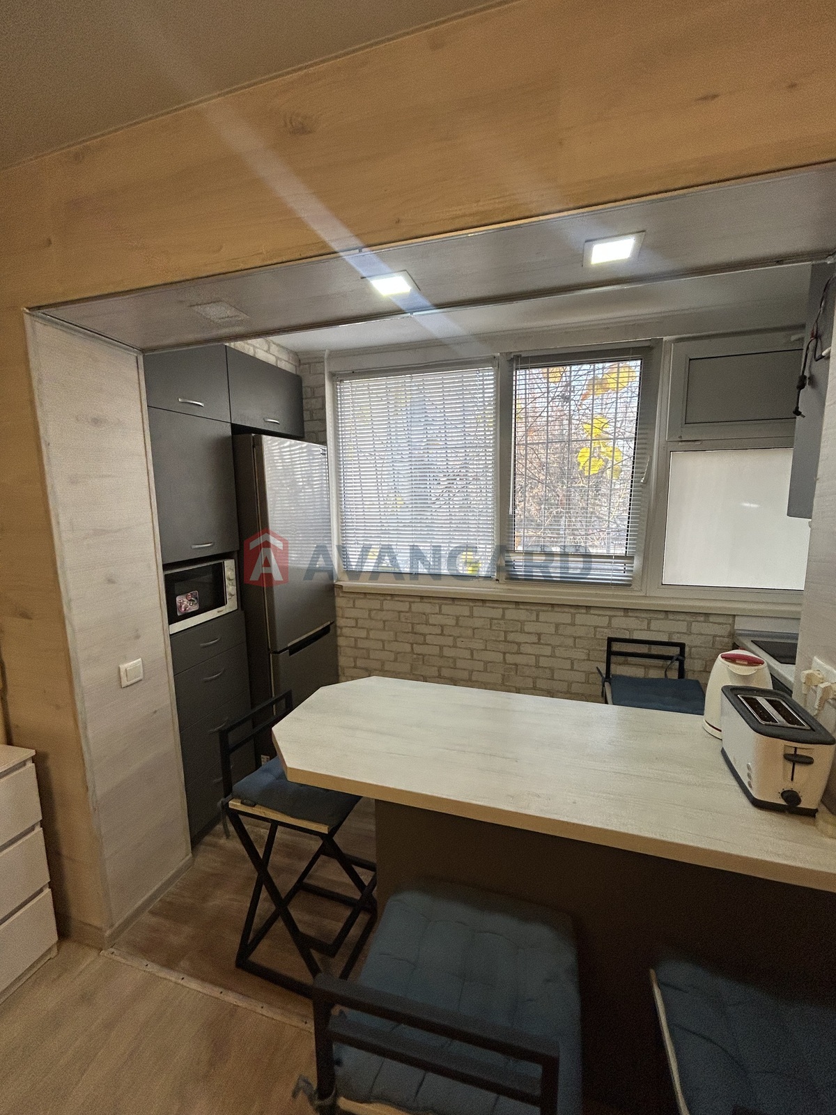 1 ��. ��������, 43,6/29,2/5 ��. �., 2/12 ������ ���� 10