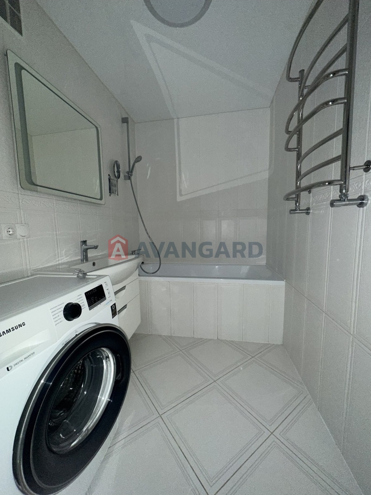 3 ��. ��������, 83/34/18 ��. �., 10/11 ������ ���� 23