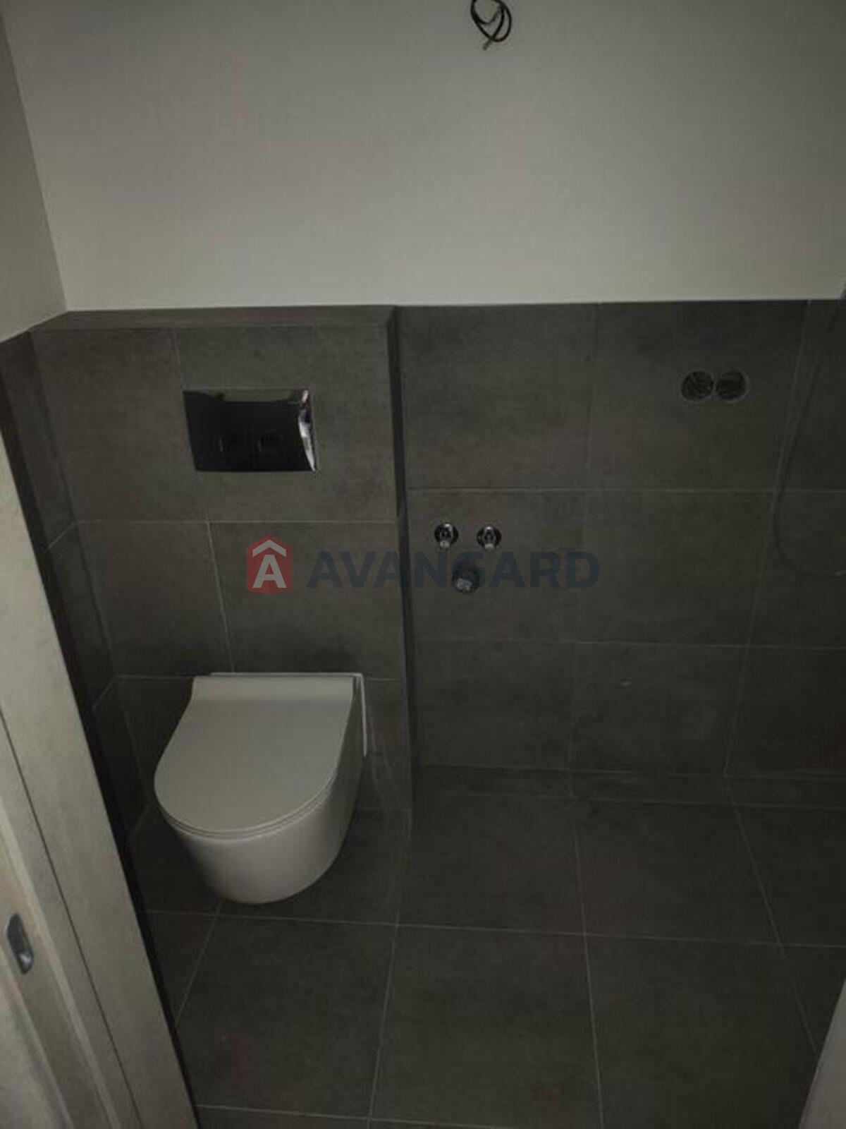 3 ����. ��������, 64/-/10 ��. �., 9/10 ���� ���� 11