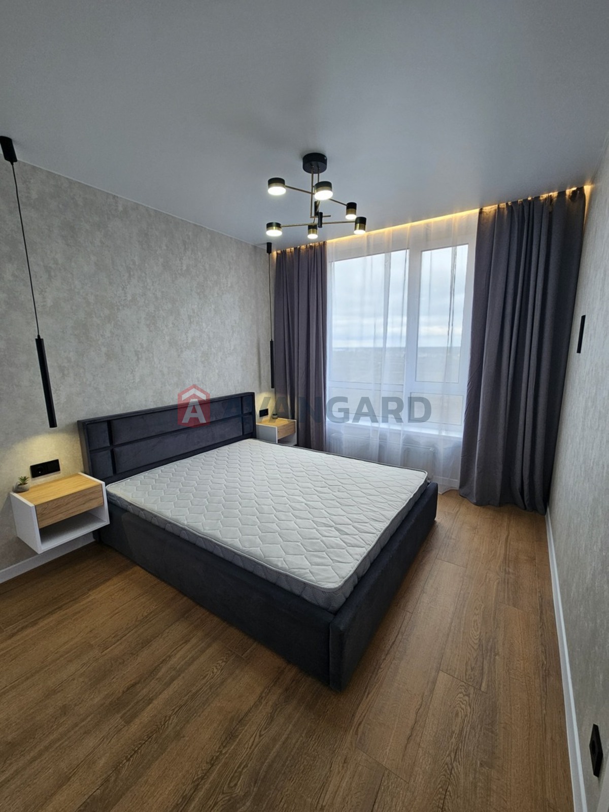 1 ��. ��������, 43/13/23 ��. �., 15/20 ������ ���� 9