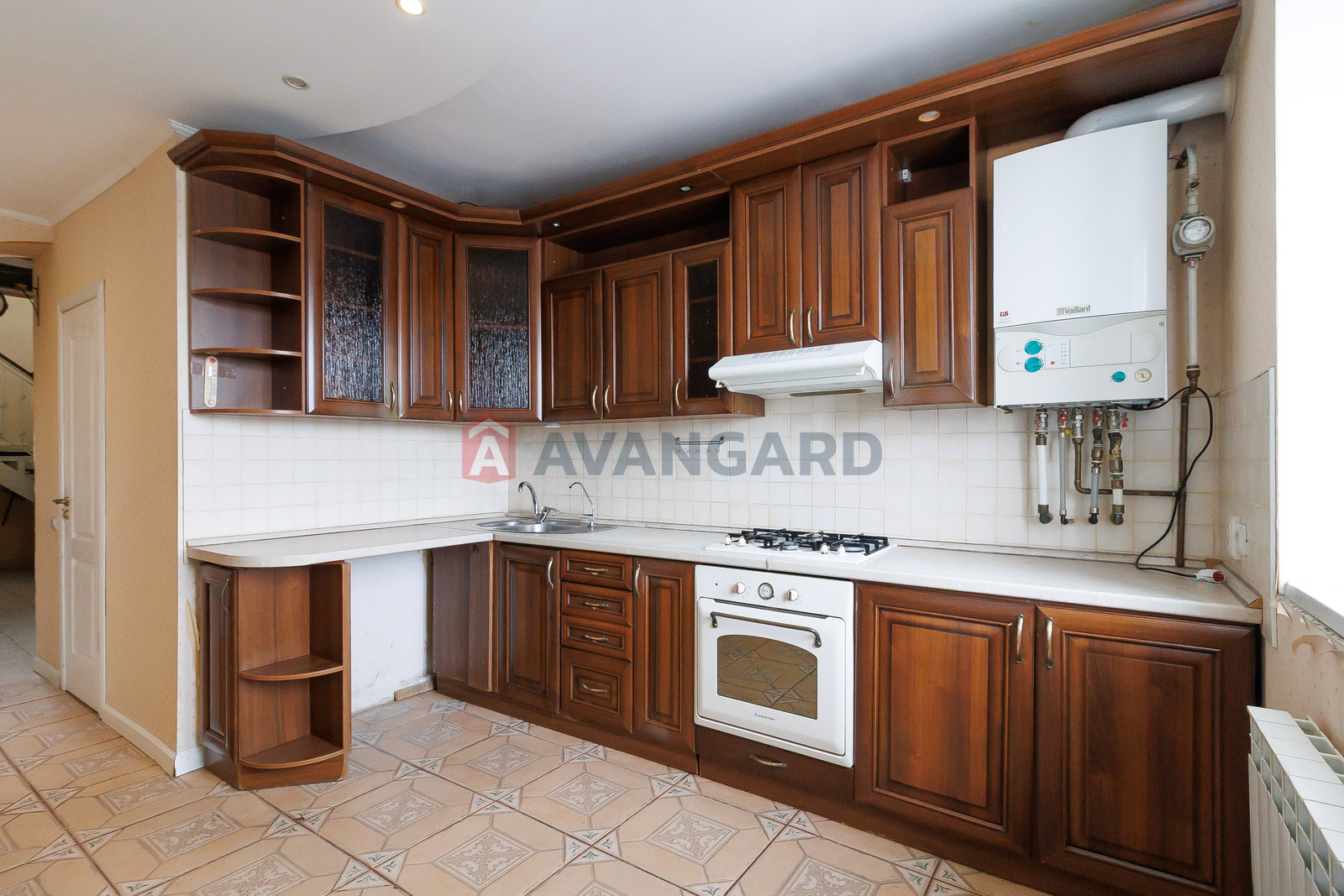 4 ��. ��������, 121,8/25,1/55,9 ��. �., 4/5 ������ ���� 13