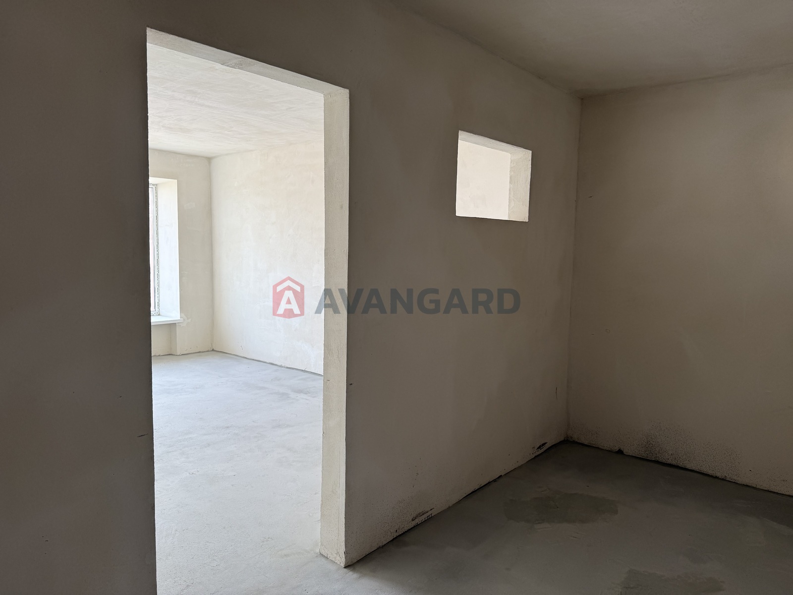 1 ��. ��������, 39,2/17,6/6.3 ��. �., 6/9 ������ ���� 12