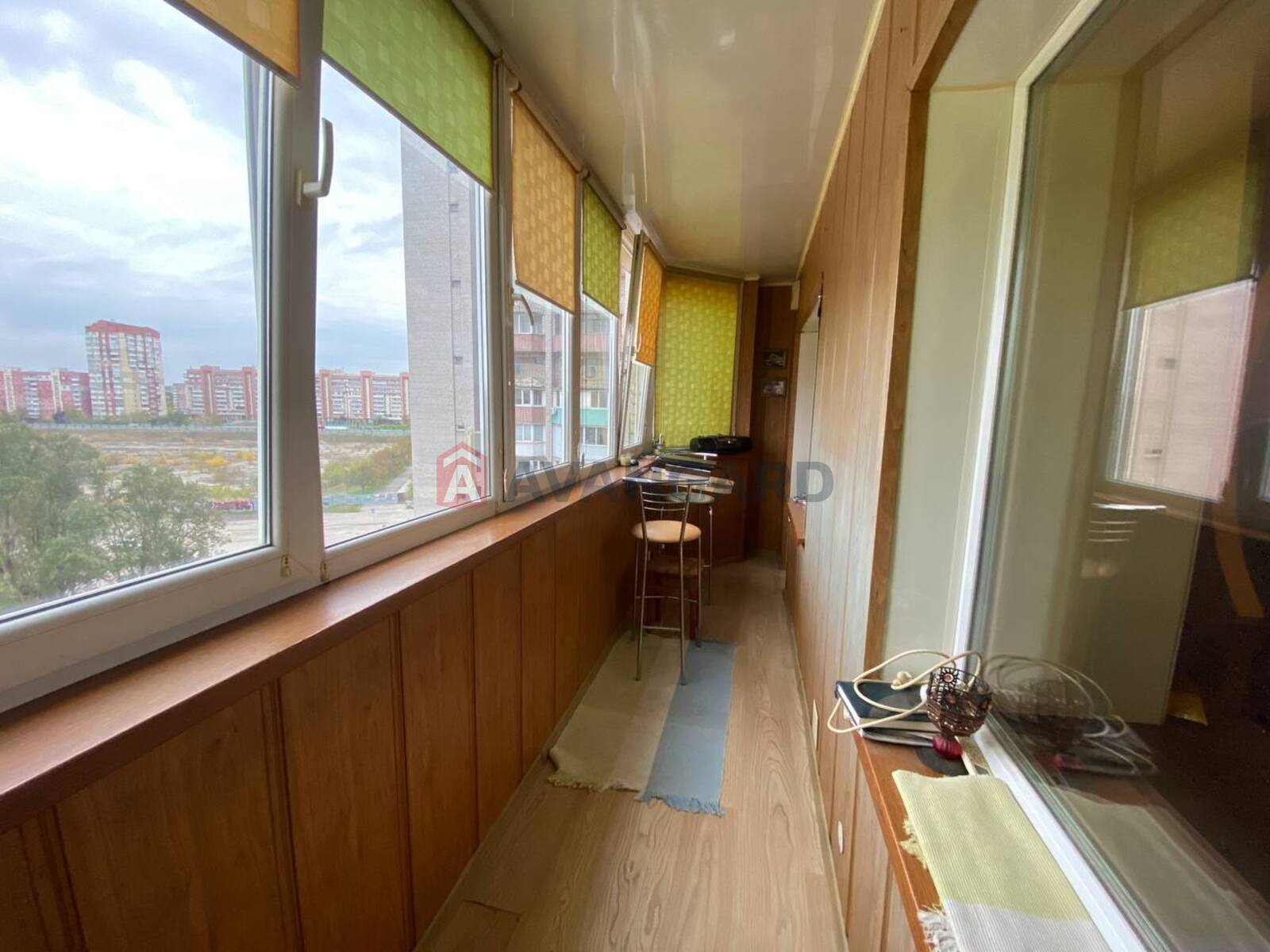 3 ��. ��������, 93,44/32,2/28,4 ��. �., 6/13 ������ ���� 7