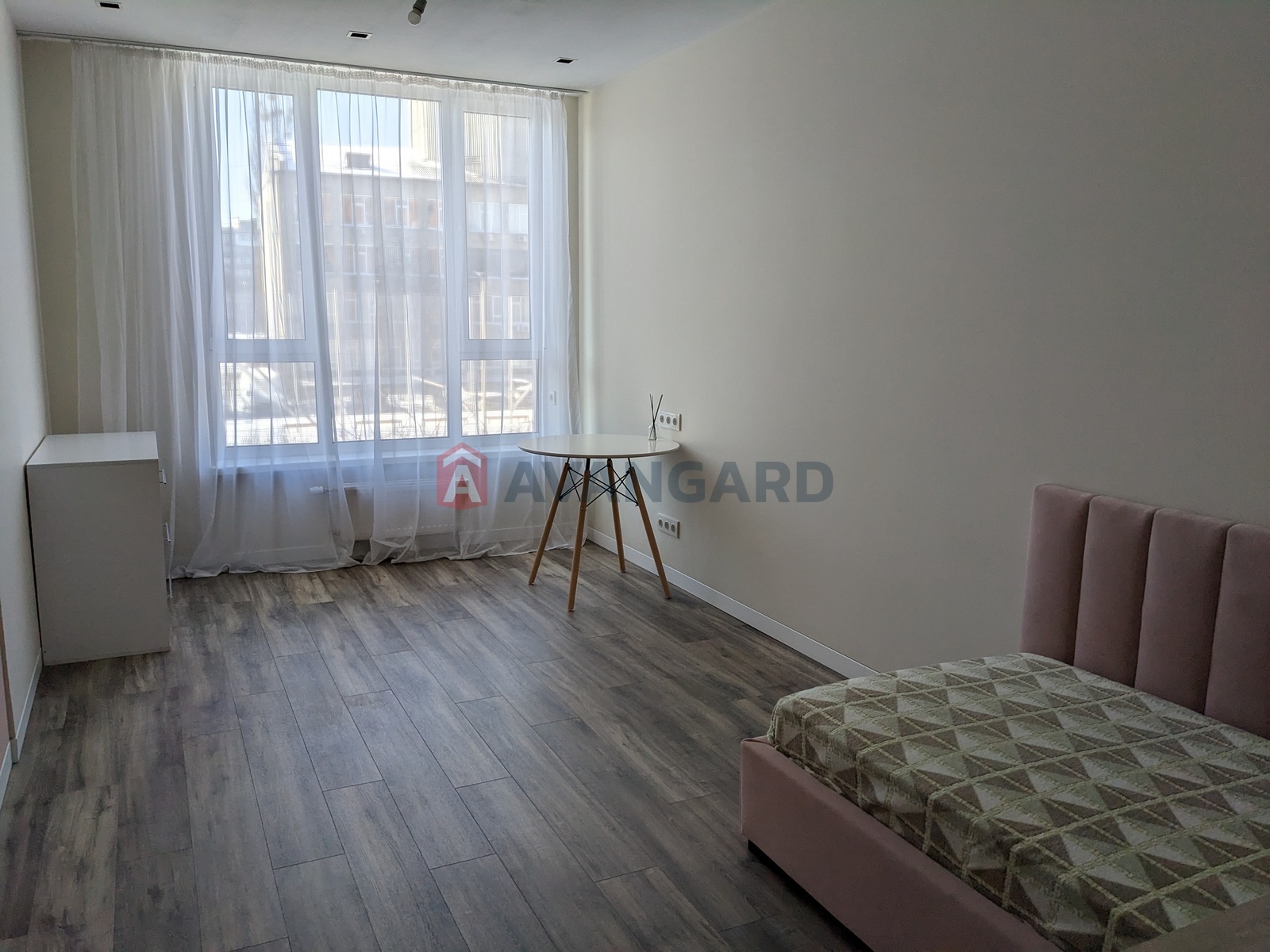 3 ����. ��������, 86/-/15 ��. �., 2/12 ���� ���� 15