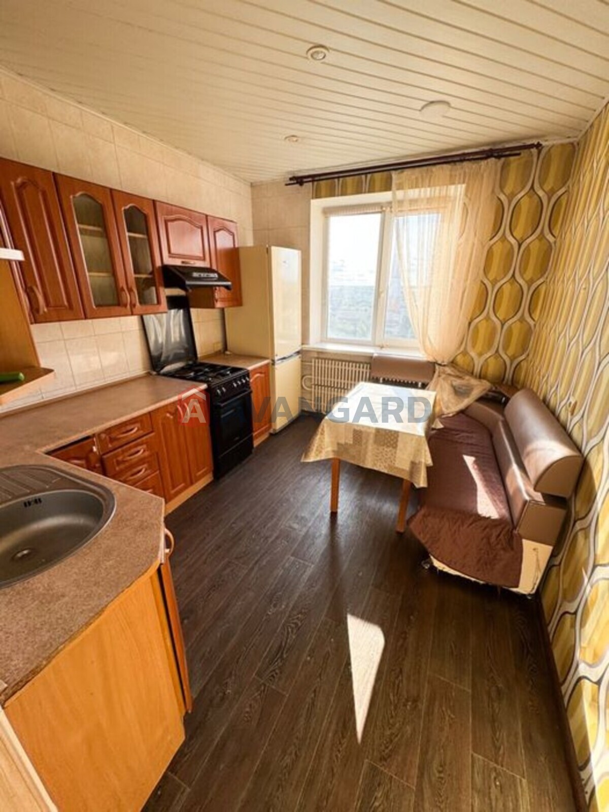 2 ����. ��������, 52/-/17 ��. �., 10/10 ���� ���� 3