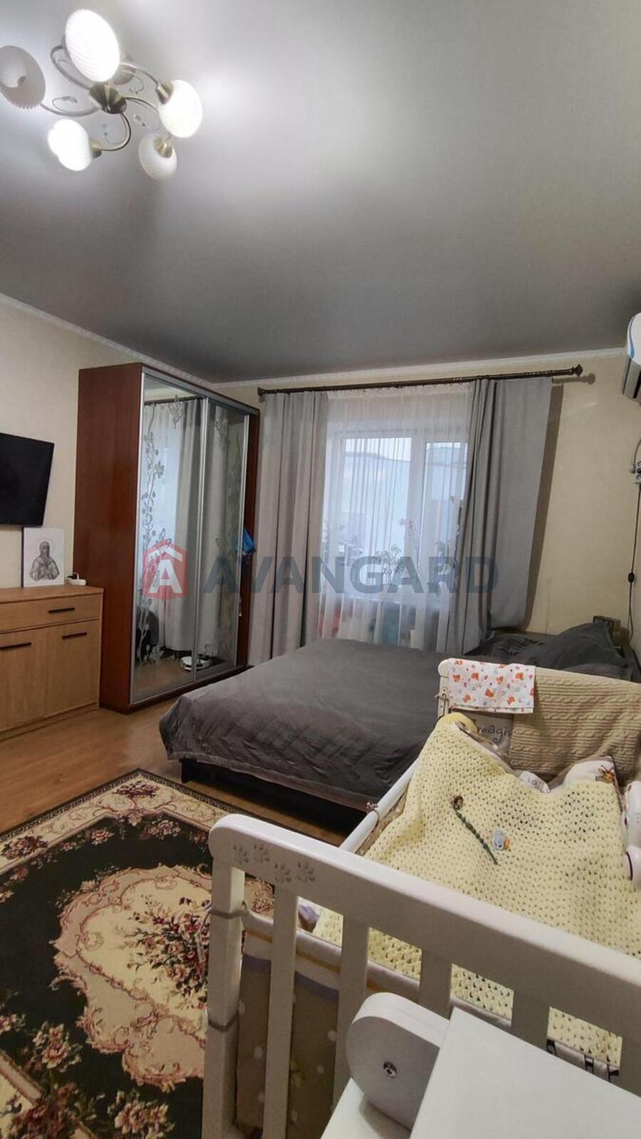 1 ��. ��������, 38/18/10 ��. �., 4/9 ������ ���� 6