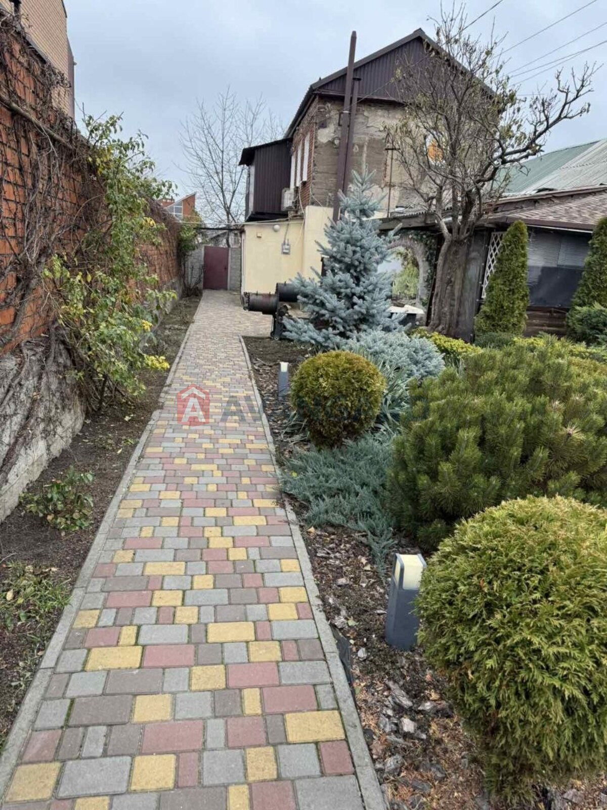 3 ����. ��������, 49/37/6 ��. �., 2/2 ���� ���� 3