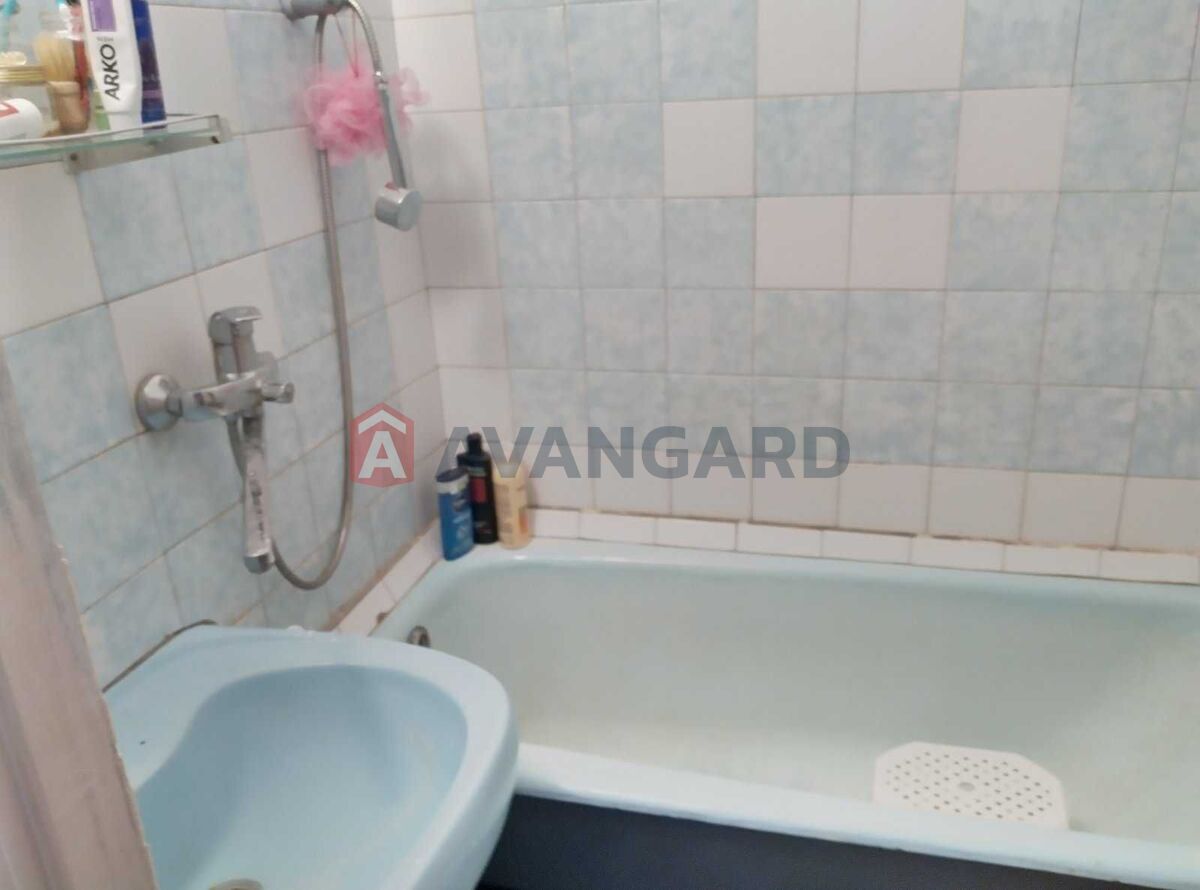 3 ��. ��������, 68/-/8 ��. �., 5/9 ������ ���� 4