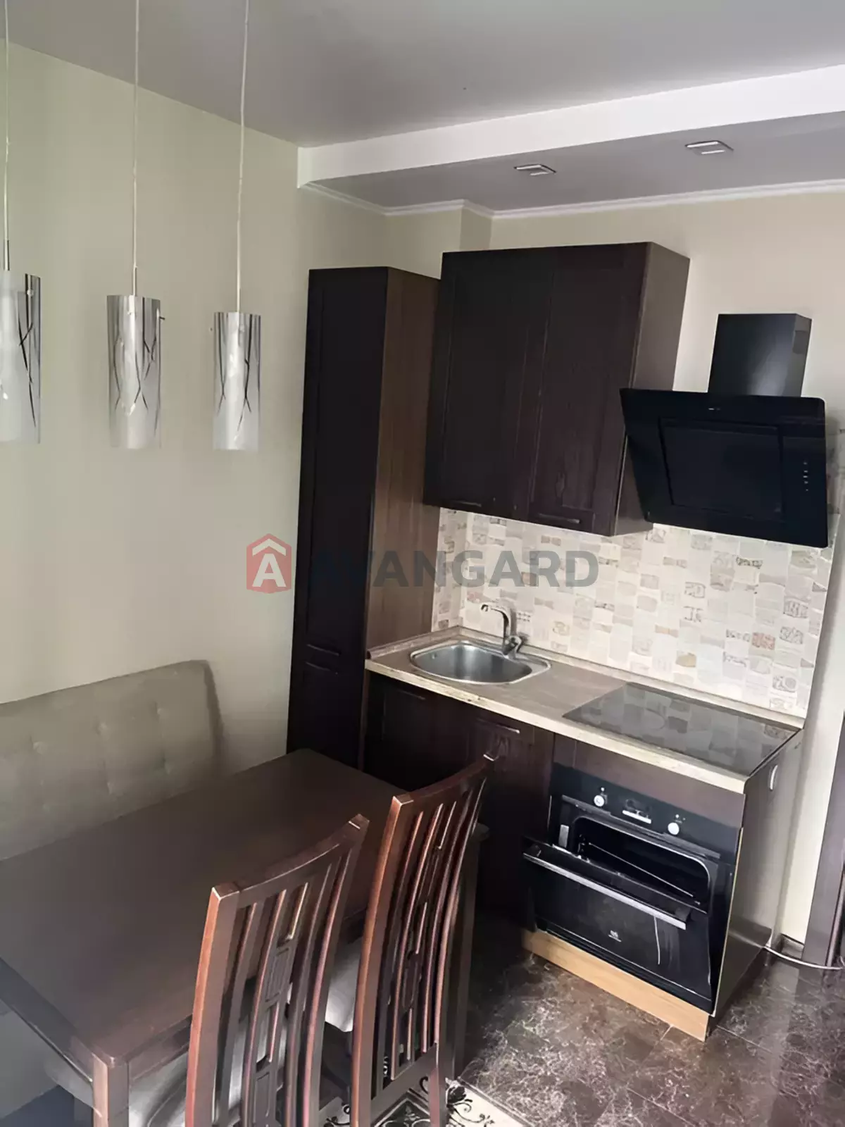 1 ��. ��������, 41/-/10 ��. �., 12/23 ������ ���� 5