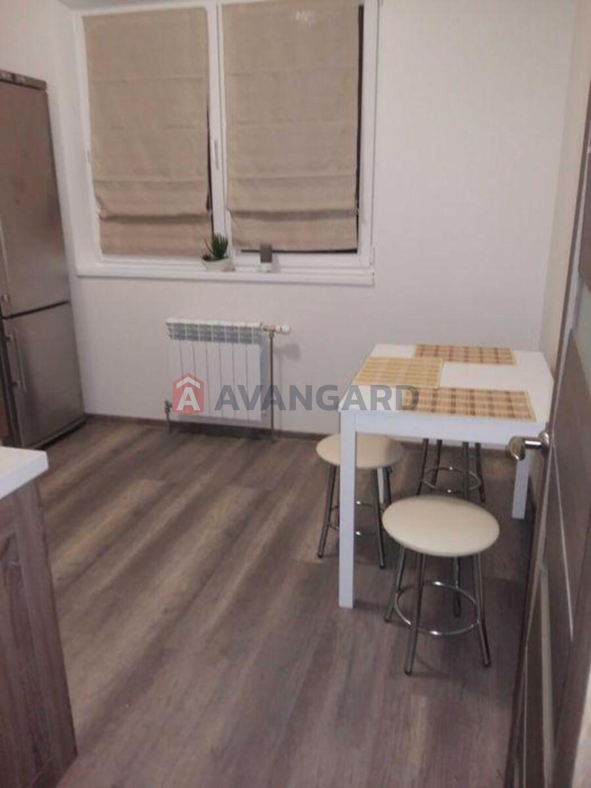 2 ��. ��������, 76/-/76 ��. �., 9/26 ������ ���� 8