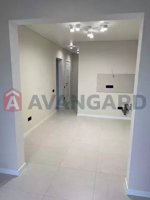 1 ��. ��������, 50/-/15 ��. �., 9/10 ������ ���� 11