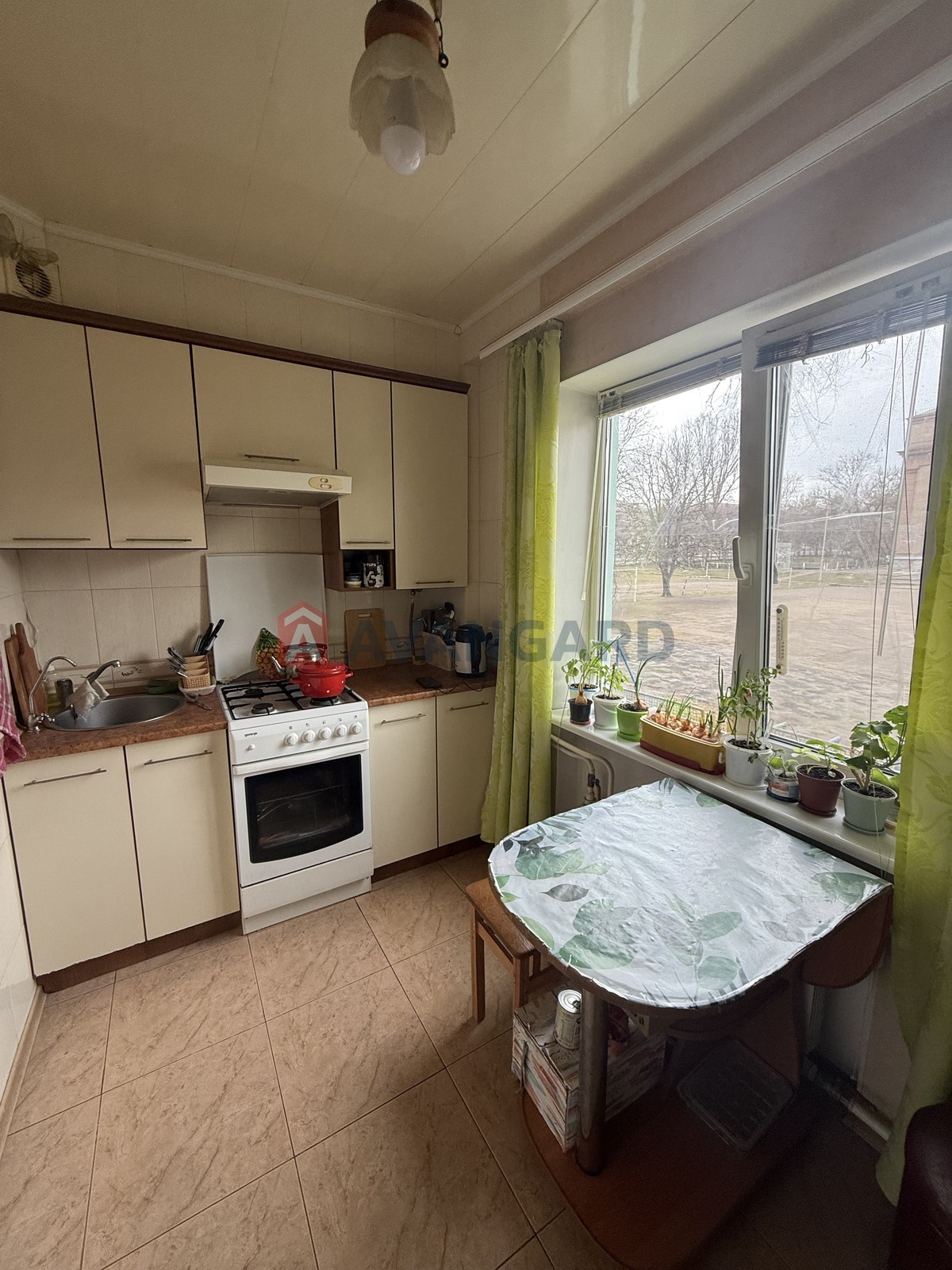 2 ��. ��������, 44/-/8 ��. �., 2/5 ������ ���� 1