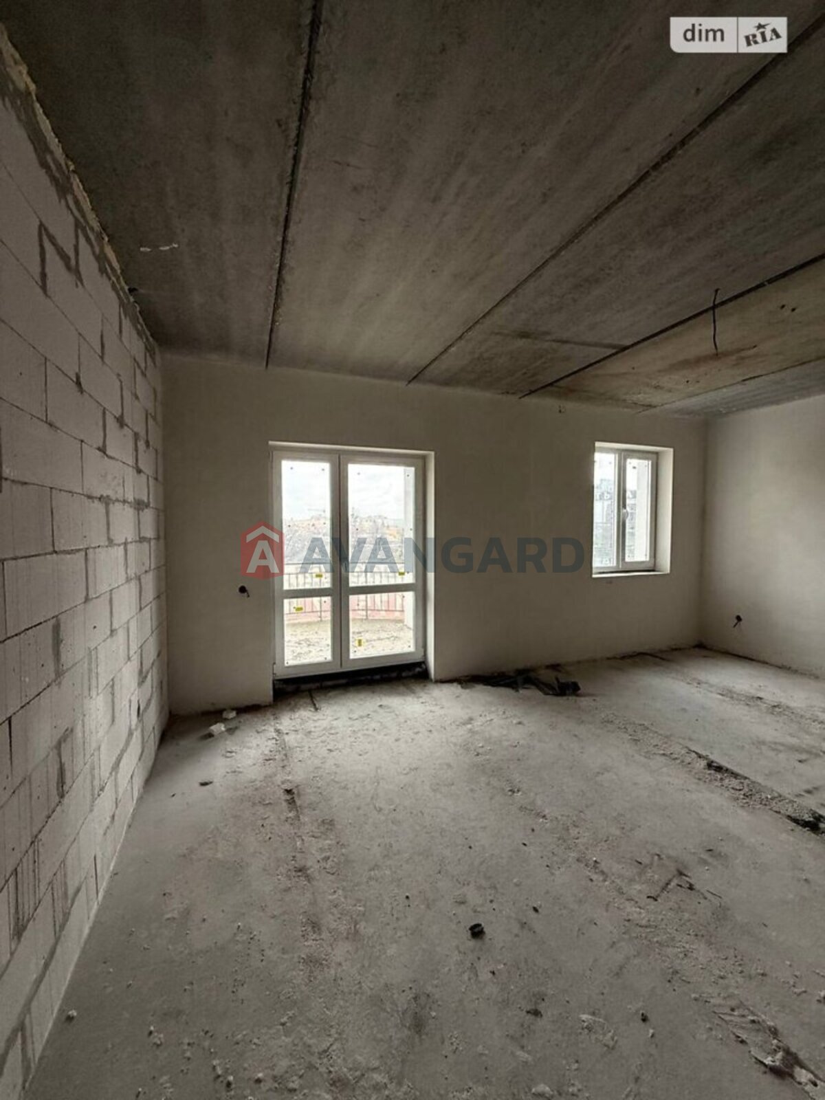 3 ��. ��������, 84/46/11 ��. �., 4/9 ������ ���� 18