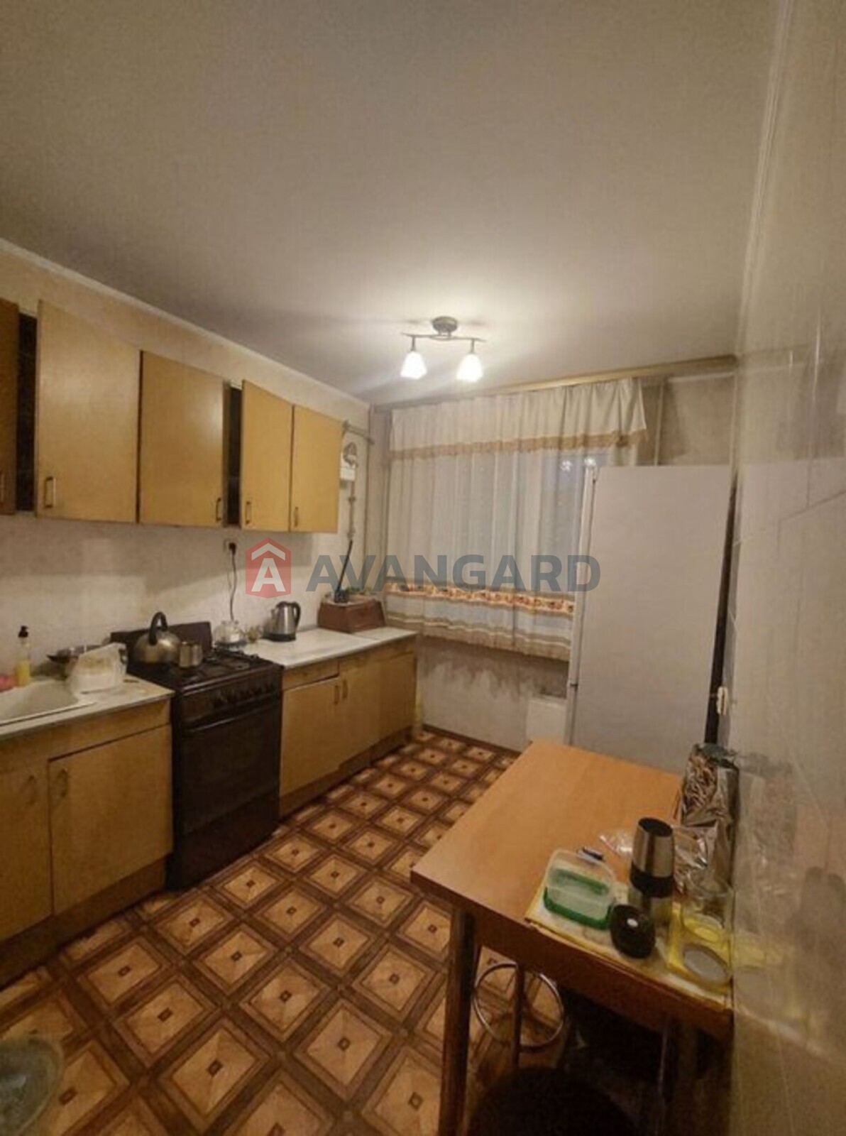 3 ��. ��������, 68/-/8 ��. �., 8/10 ������ ���� 5