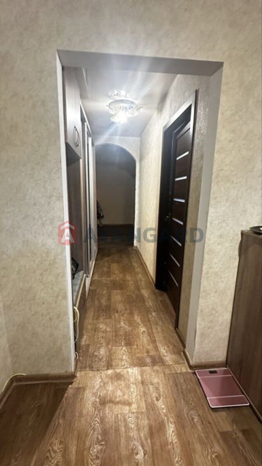 3 ��. ��������, 68/-/9 ��. �., 8/9 ������ ���� 7