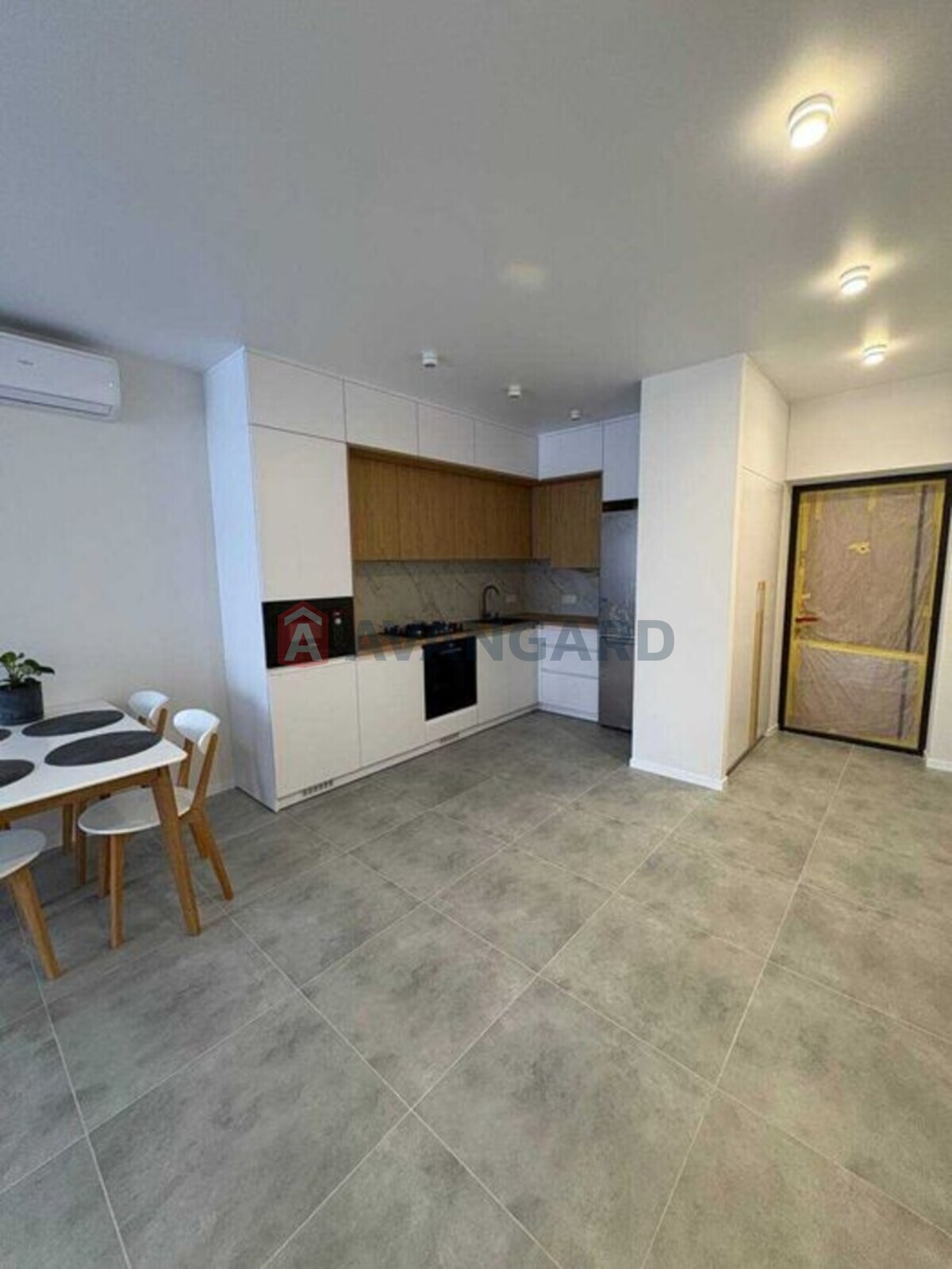 1 ��. ��������, 45/-/22 ��. �., 4/10 ������ ���� 4