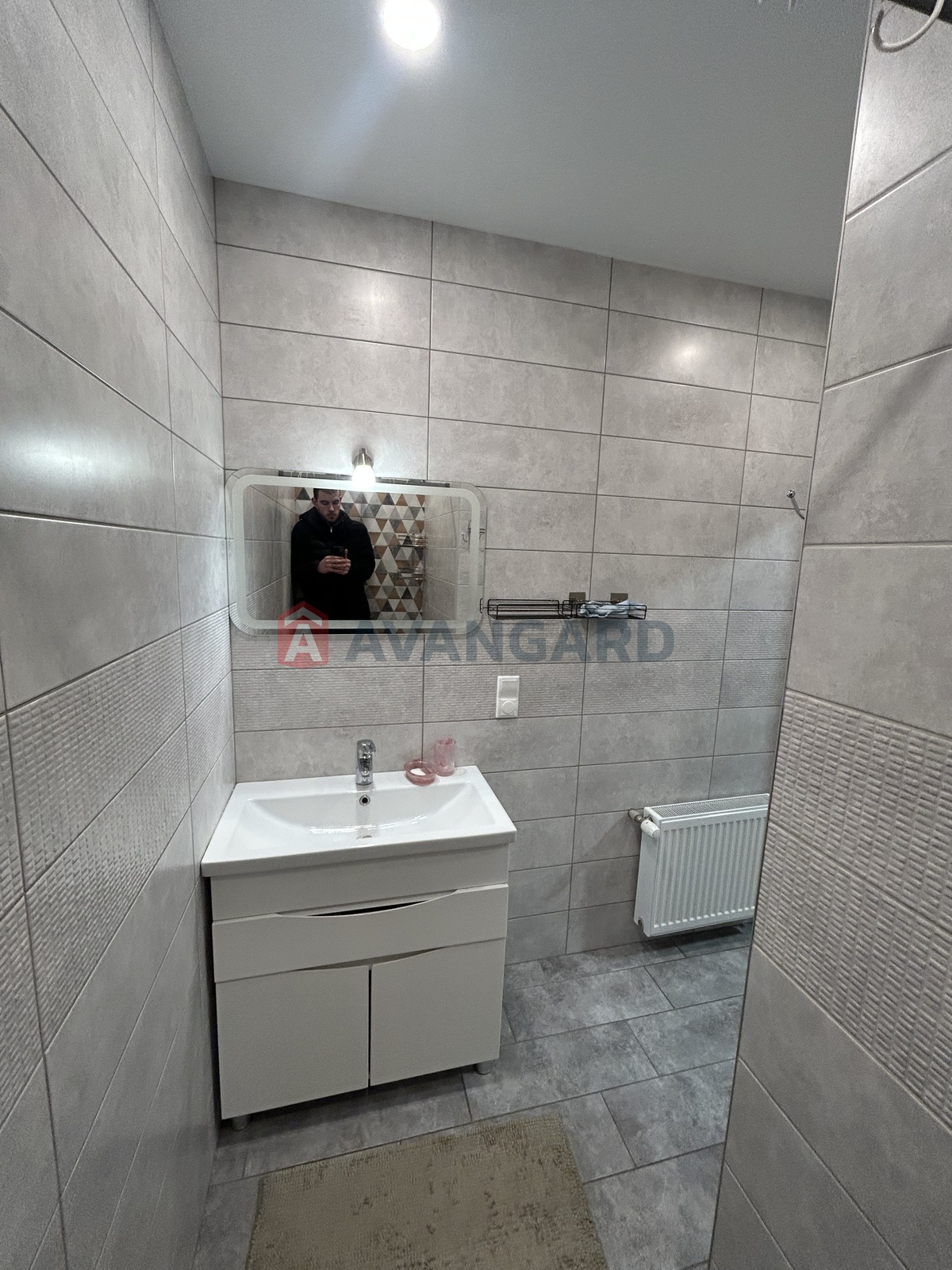 2 ��. ��������, 67,7/33,5/18,9 ��. �., 10/12 ������ ���� 12