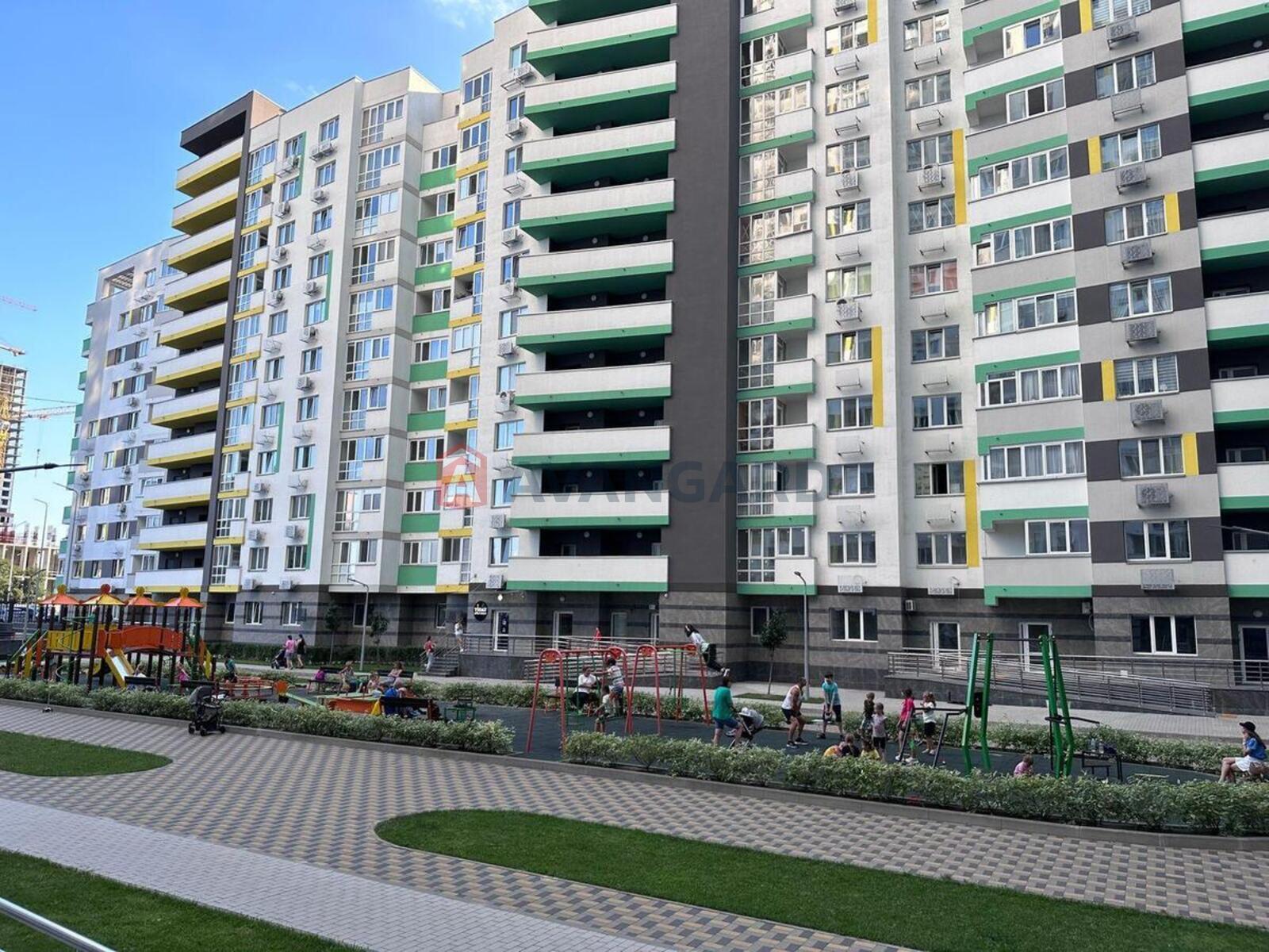 3 ��. ��������, 78/44/11 ��. �., 18/22 ������ ���� 1