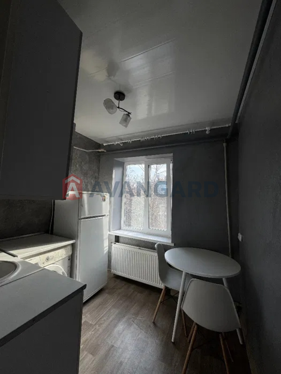 1 ��. ��������, 27/-/5 ��. �., 2/2 ������ ���� 7