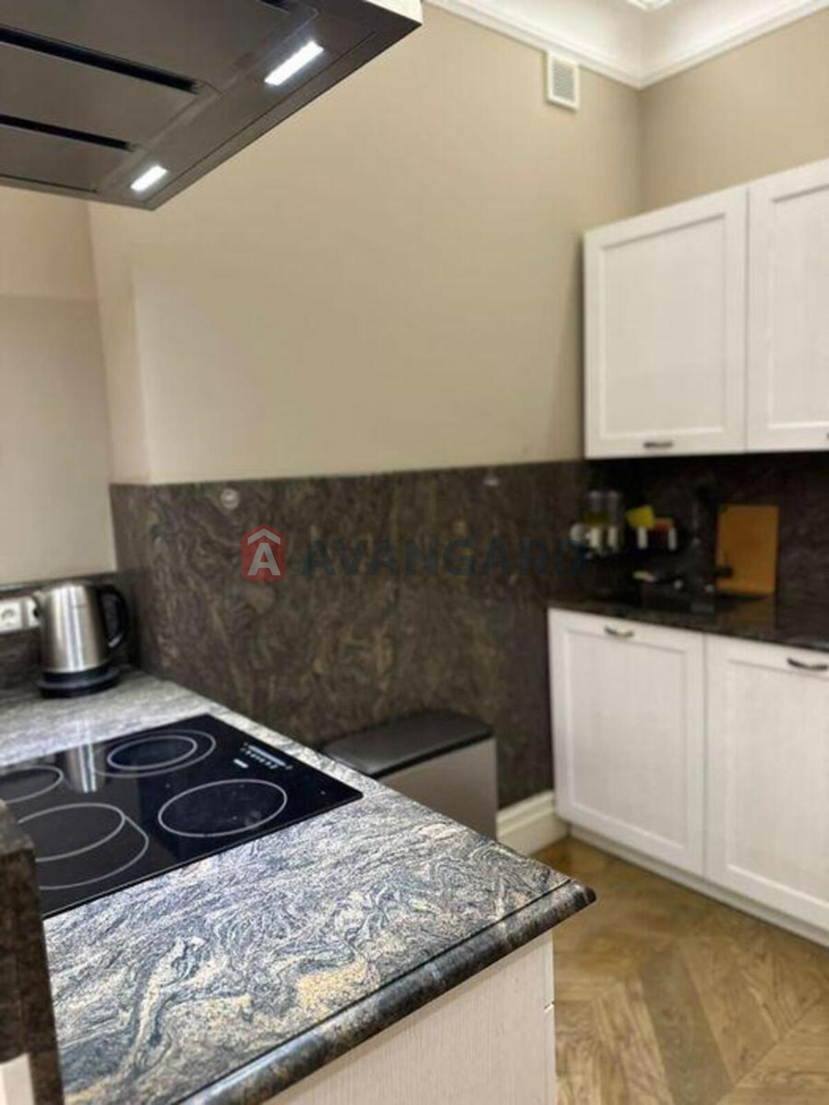 4 ��. ��������, 170/-/30 ��. �., 2/9 ������ ���� 6