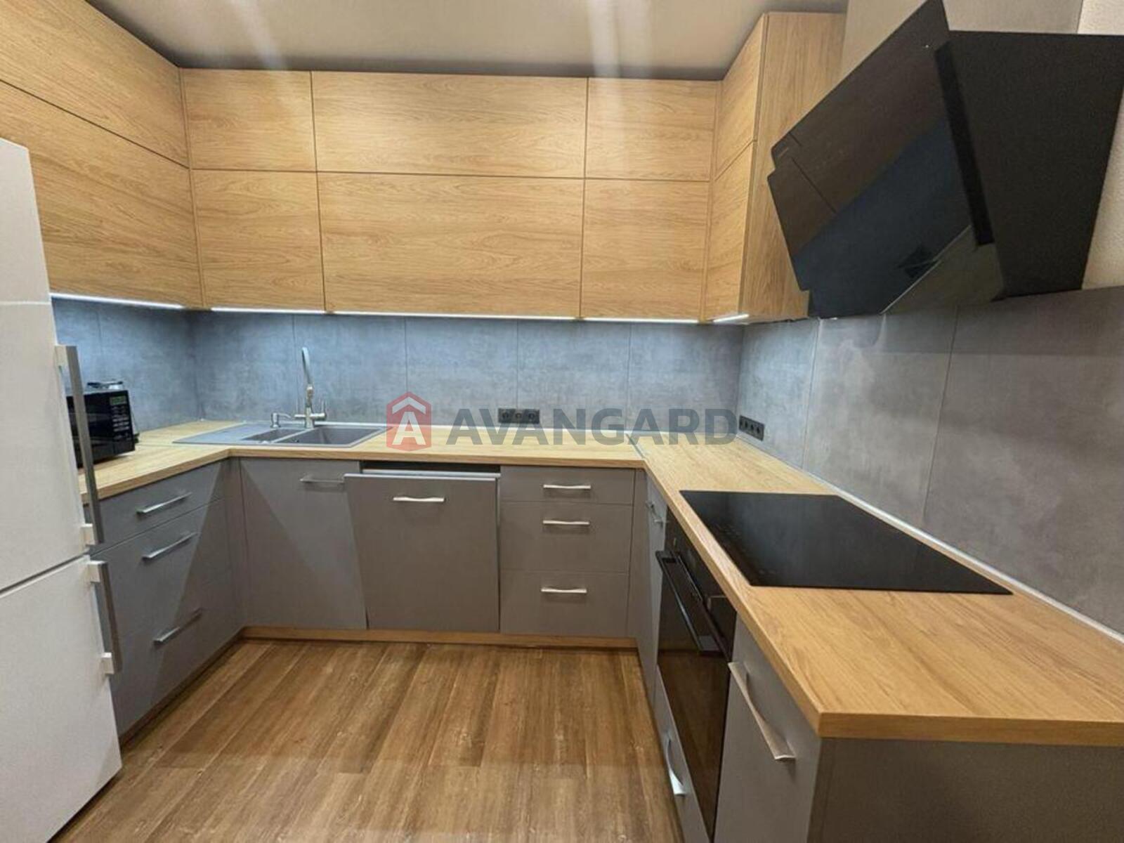 3 ����. ��������, 89/-/30 ��. �., 8/17 ���� ���� 4