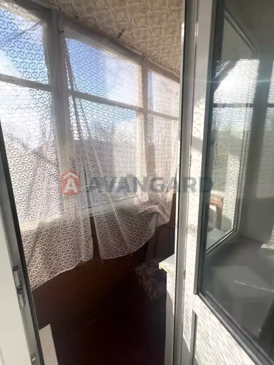 1 ��. ��������, 33/17/5 ��. �., 3/5 ������ ���� 7