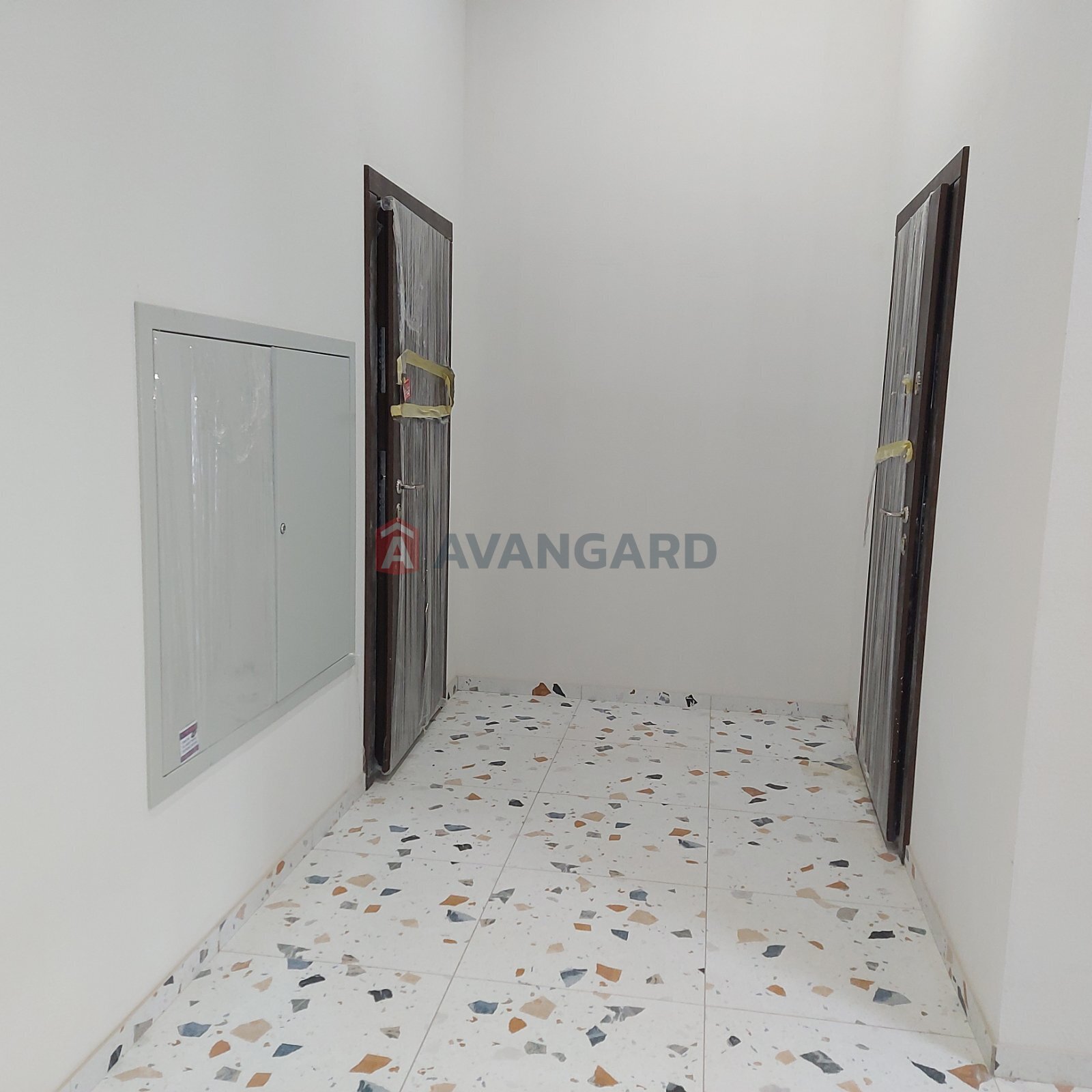 2 ��. ��������, 73,4/-/20.2 ��. �., 4/4 ������ ���� 3