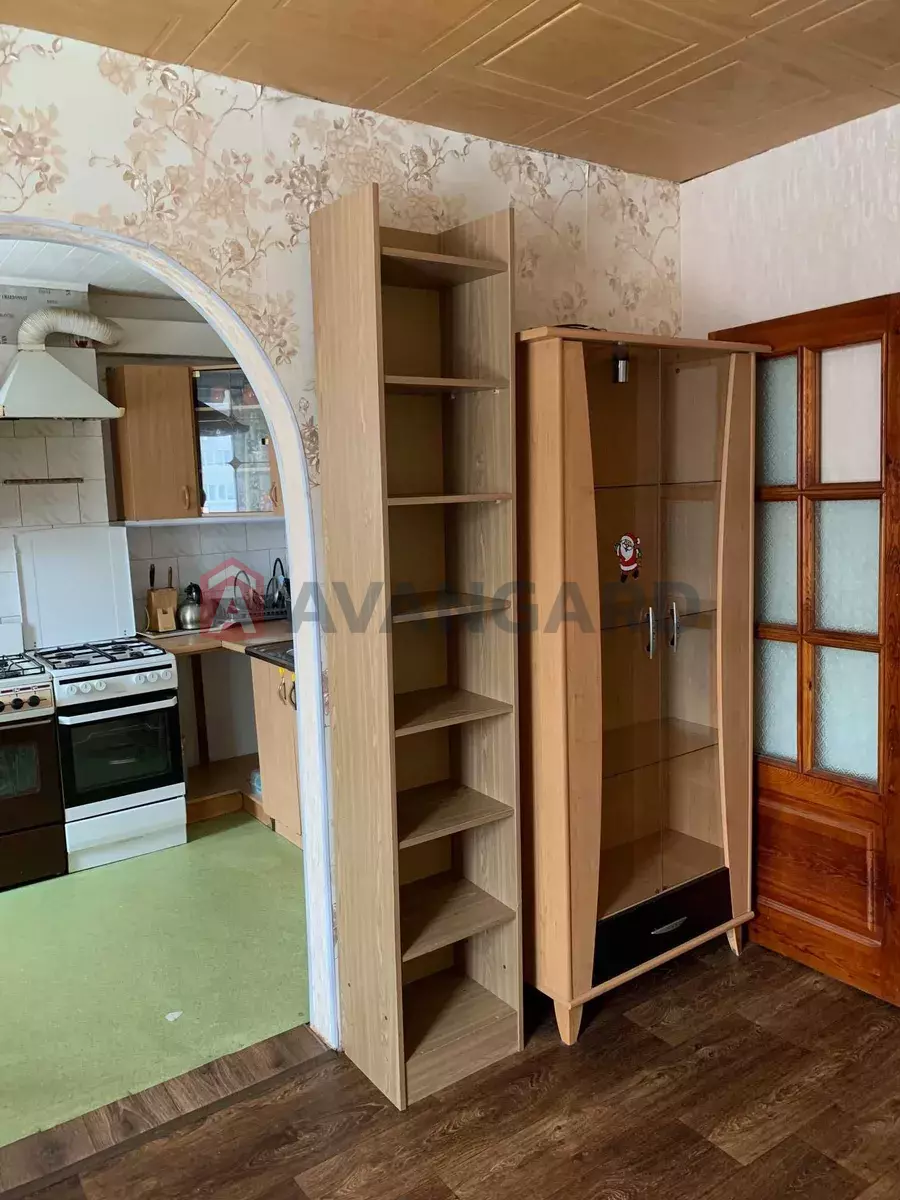 3 ����. ��������, 61/-/7 ��. �., 6/10 ���� ���� 17