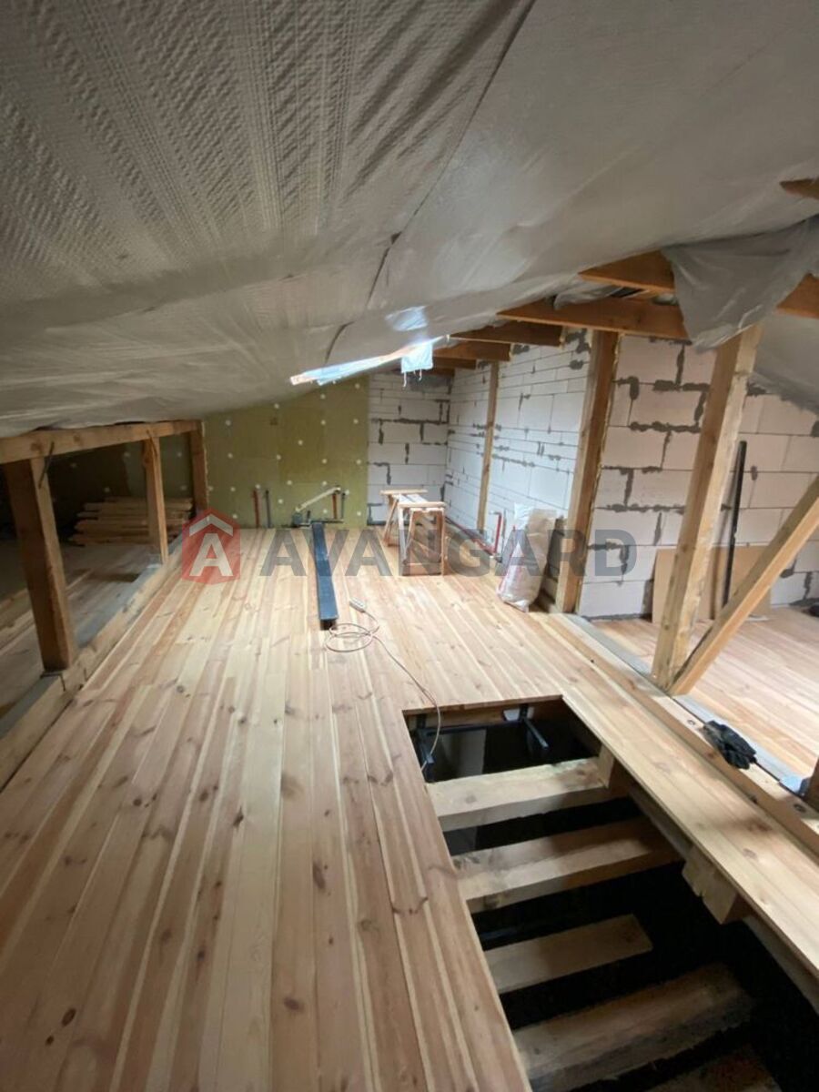 3 . , 84/-/7 . ., 5/5   9