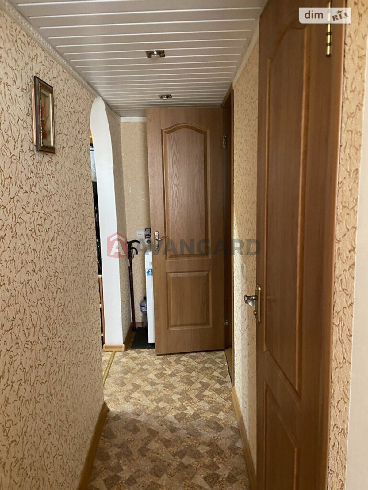 2 ����. ��������, 42/25/6 ��. �., 3/3 ���� ���� 28