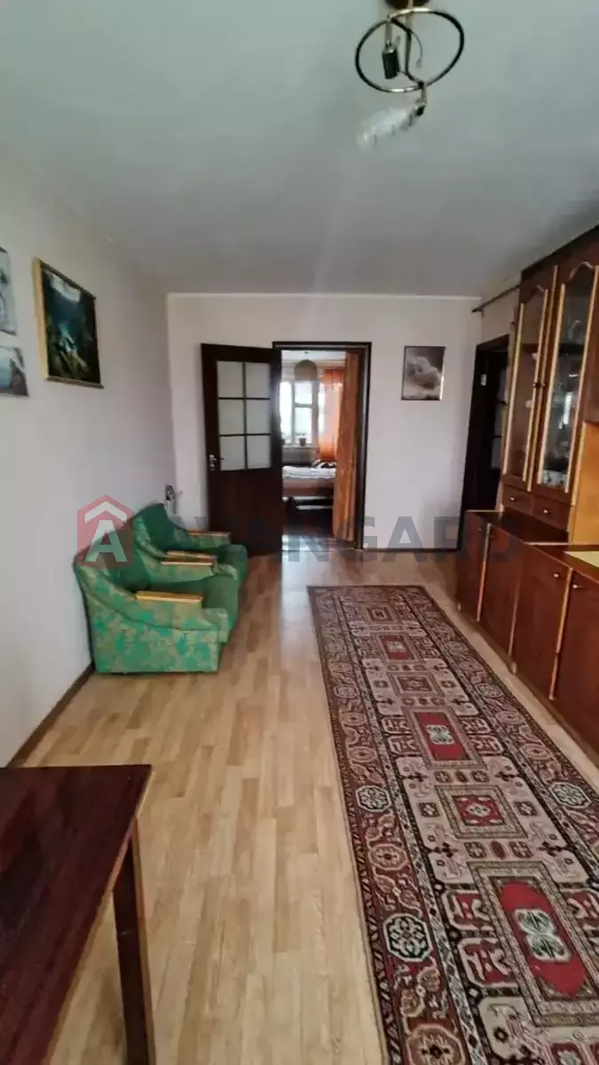 3 ��. ��������, 72/-/10 ��. �., 10/10 ������ ���� 9