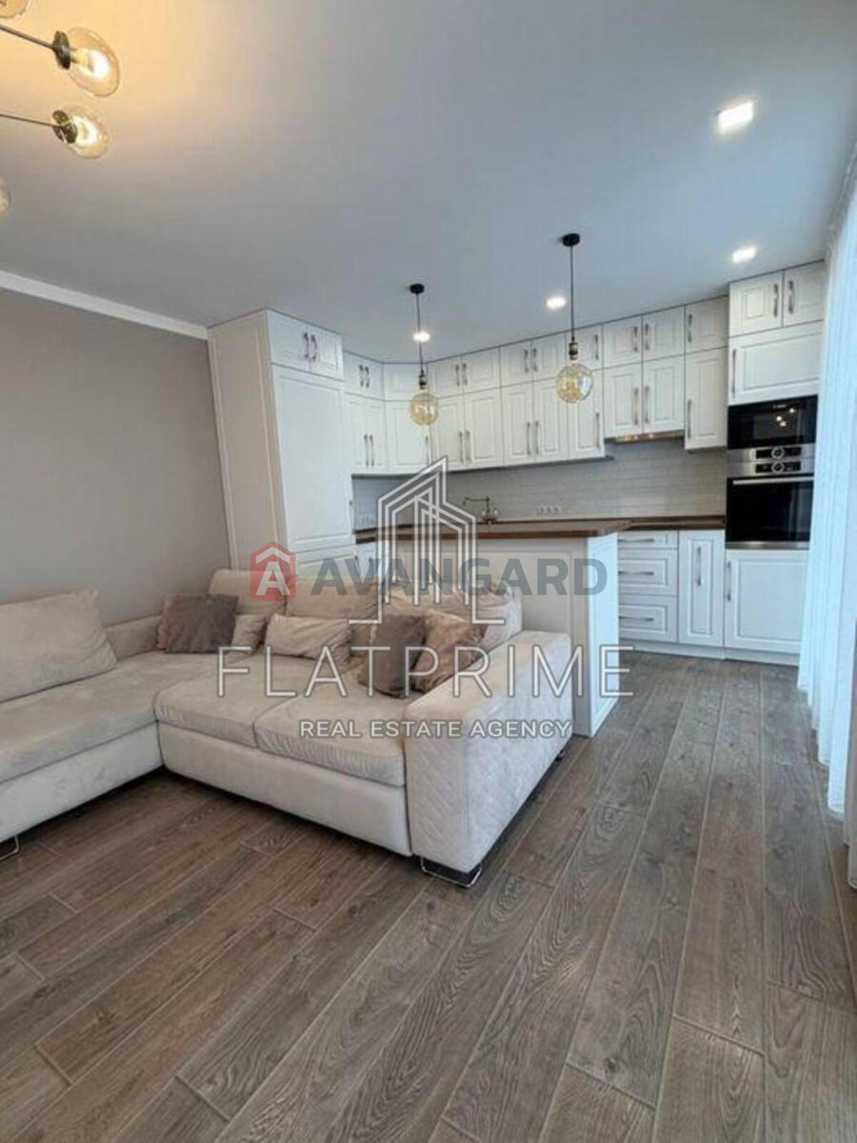 3 ��. ��������, 100/50/30 ��. �., 8/26 ������ ���� 2