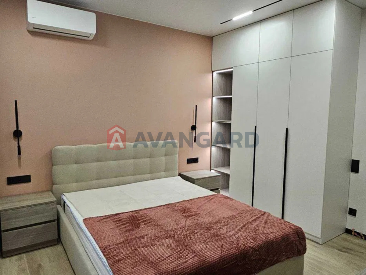 1 ��. ��������, 40/-/20 ��. �., 4/10 ������ ���� 8