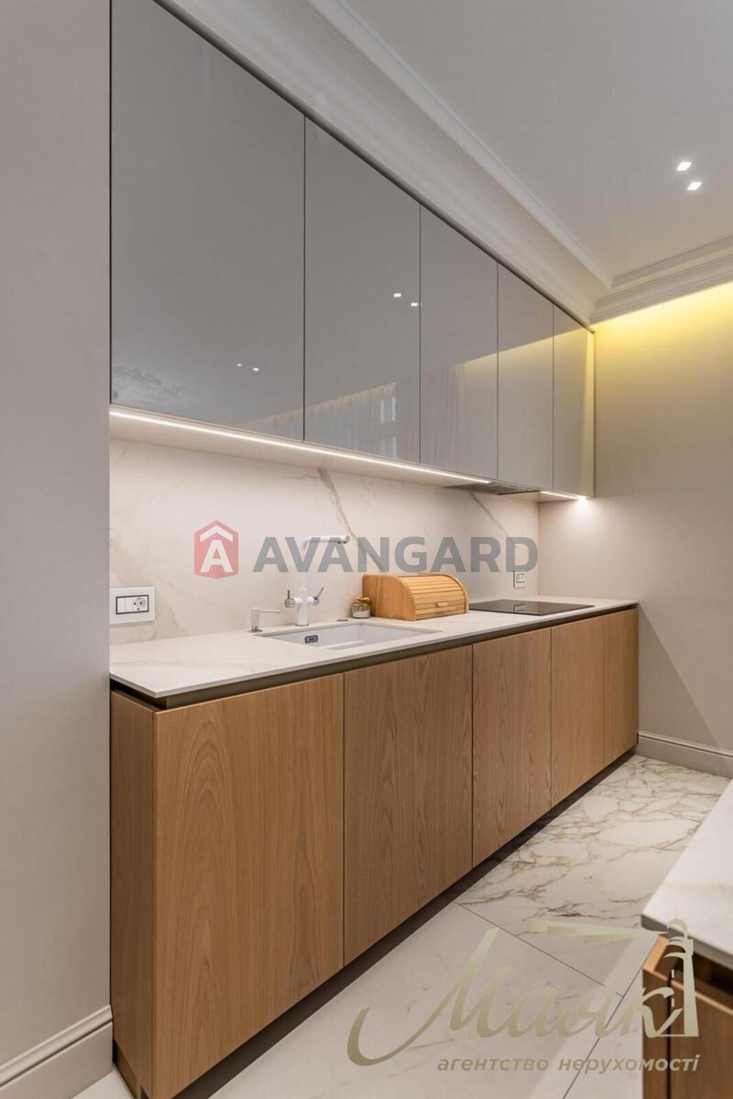 3 ��. ��������, 122/60/40 ��. �., 12/24 ������ ���� 10